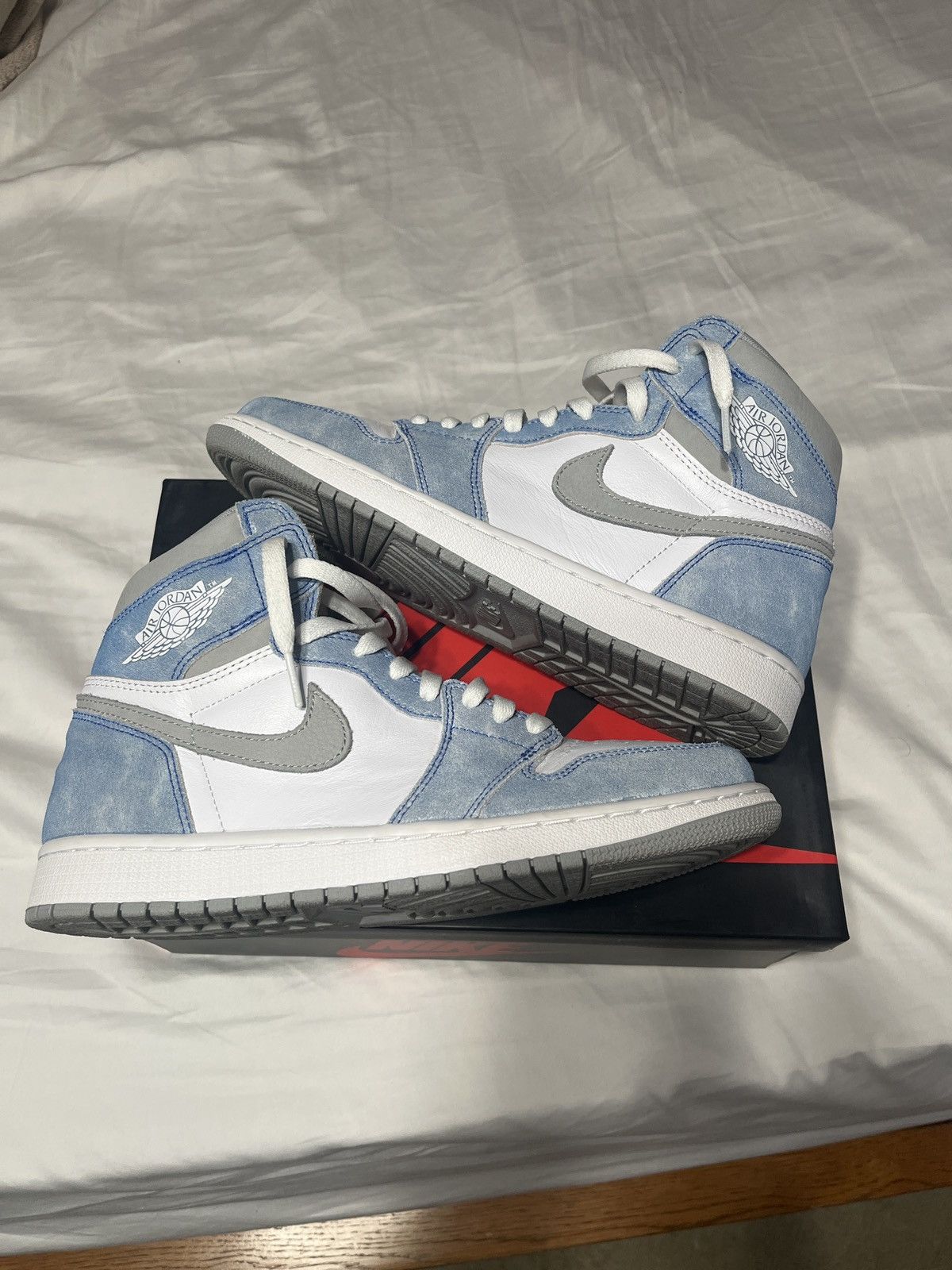 Jordan Brand Jordan 1 Hyper Royal size 9.5 (gently used) Size US 9.5 / EU 42-43 - 1 Thumbnail
