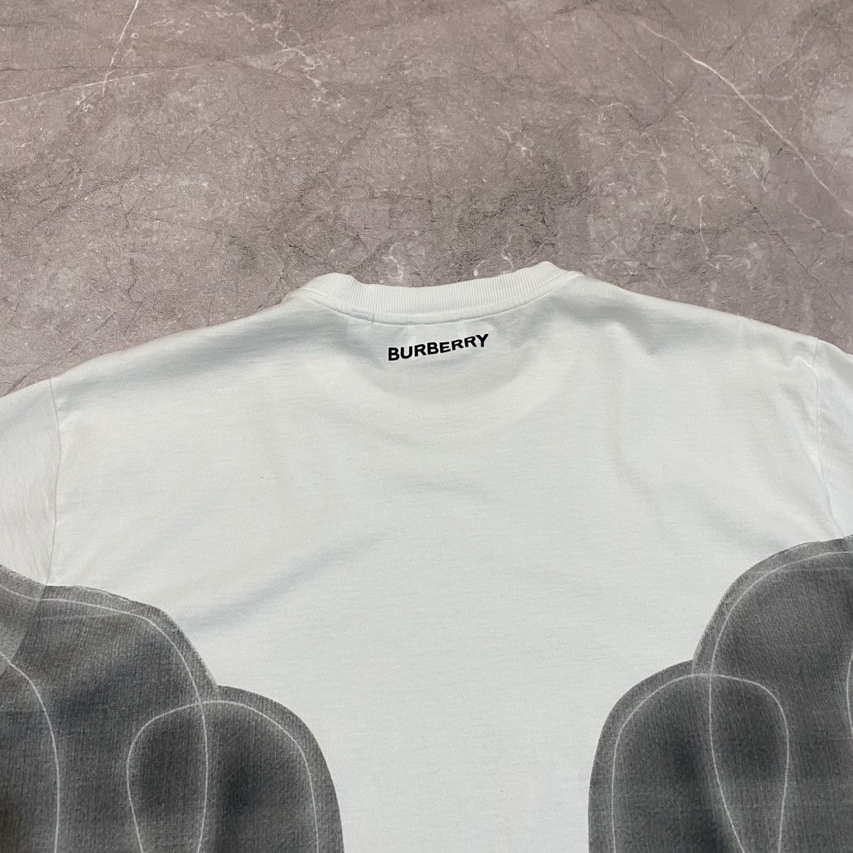 Burberry RARE ! BURBERRY ELON GRAPHIC BEAR TEE Size US M / EU 48-50 / 2 - 10 Thumbnail
