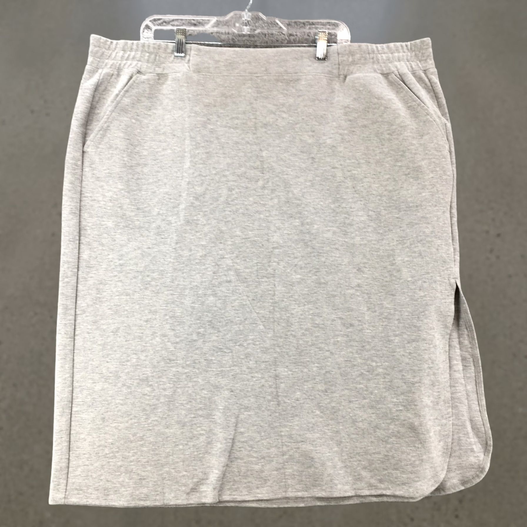 Liz Claiborne Liz Claiborne Straight Skirt Womens 2X Gray Elastic Waist Band Knee Length Skirt Women Gray 2X Knee Length Classic Size 32" / US 10 / IT 46 - 1 Thumbnail