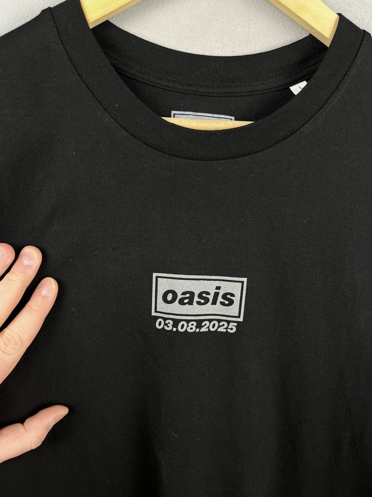 Band Tees Rare Oasis Band Logo 26.07.2025 London Concert Tour Shirt Size US L / EU 52-54 / 3 - 5 Thumbnail