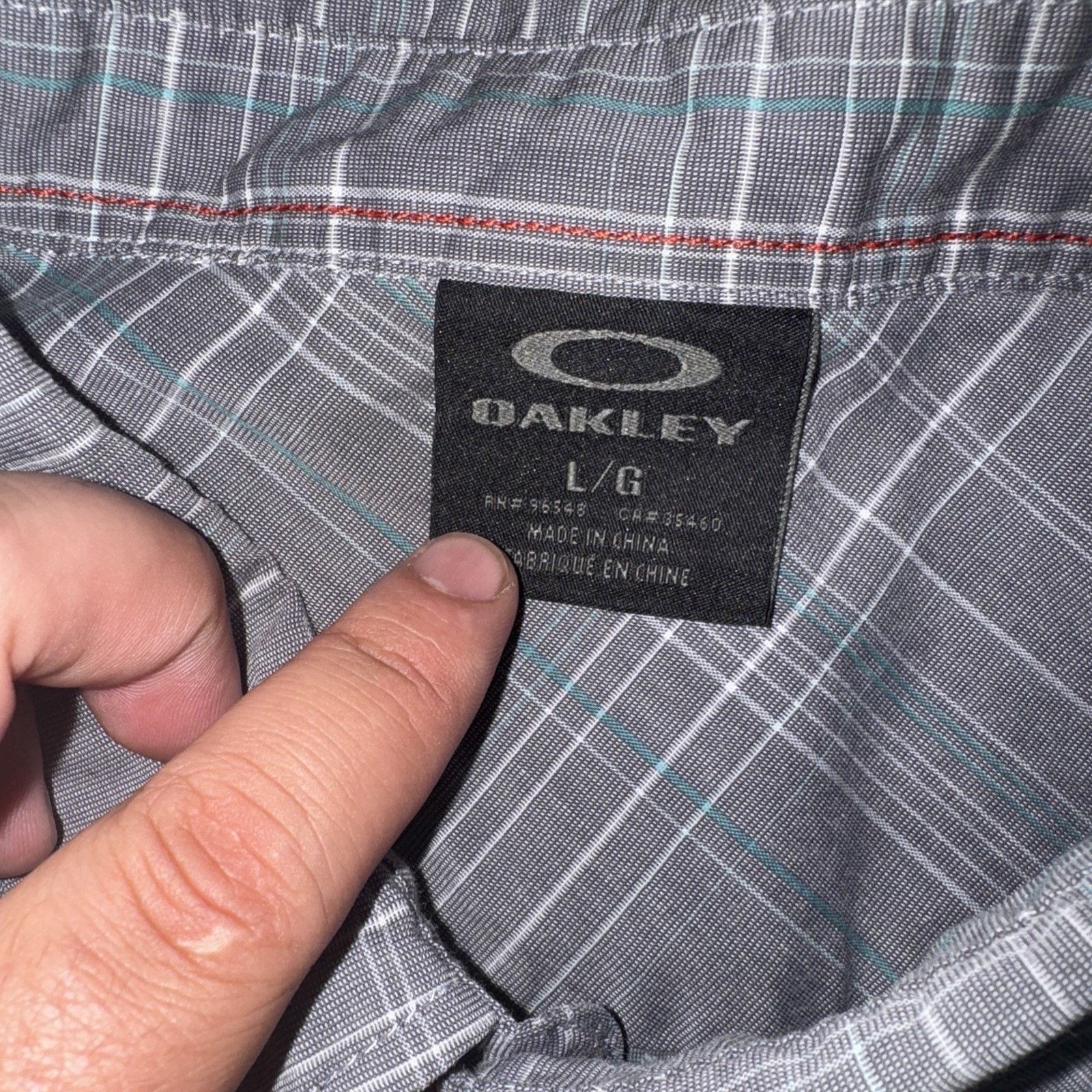 Oakley Oakley Long Sleeve Dress Shirt Plaid Gray Large 22x29 Size US L / EU 52-54 / 3 - 5 Thumbnail