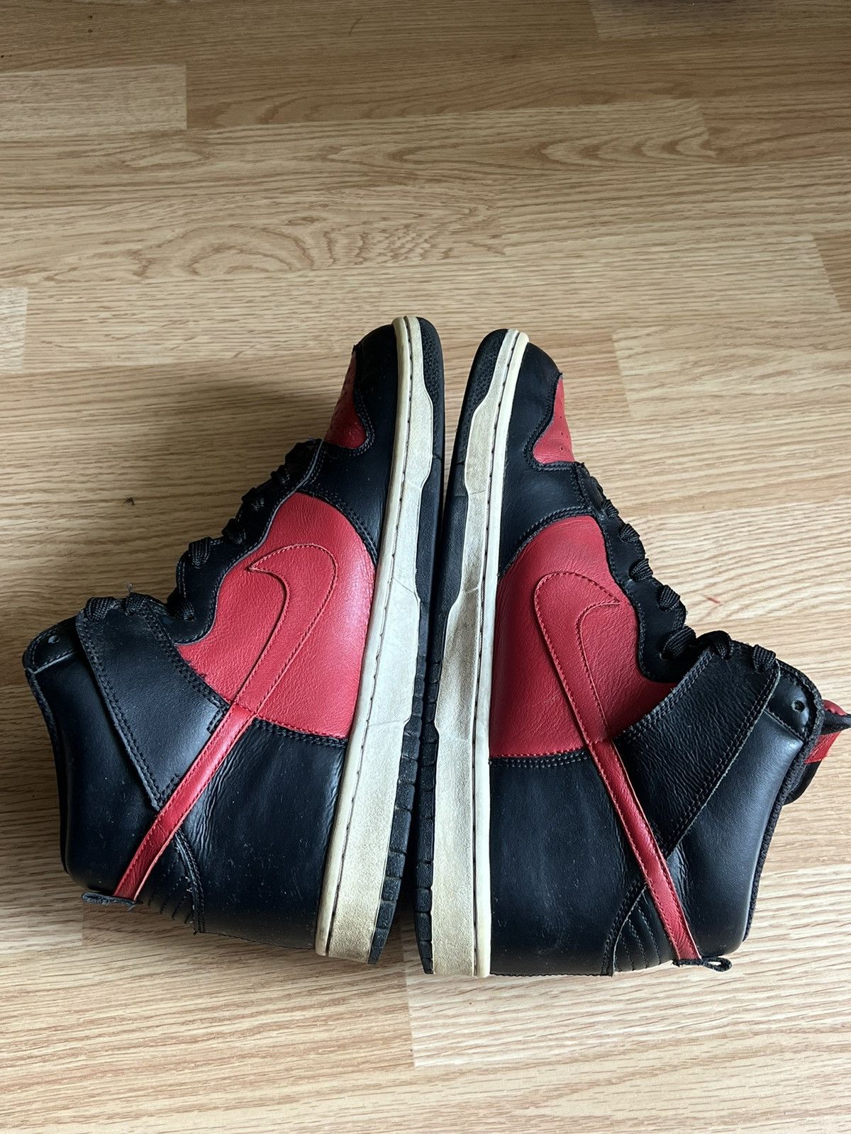 Nike Vintage Nike Dunk Hi Varsity Red Bred Black 2010 Us 10 Size US 10 / EU 43 - 3 Thumbnail