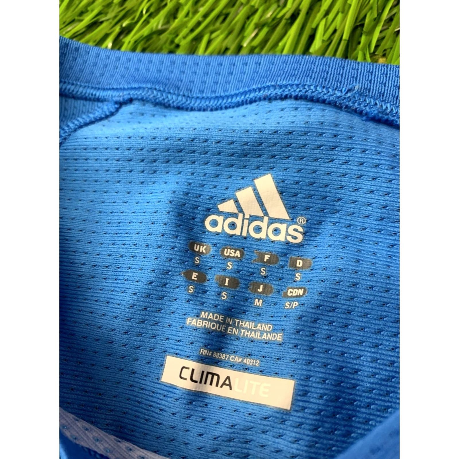 Adidas ADIDAS PERFORMANCE RUNNING T-SHIRT Jersey Training Long Sleeve S Mens Blue and Red 2012 Adidas Running Apparel Shirt Jersey Size S Size US S / EU 44-46 / 1 - 4 Thumbnail