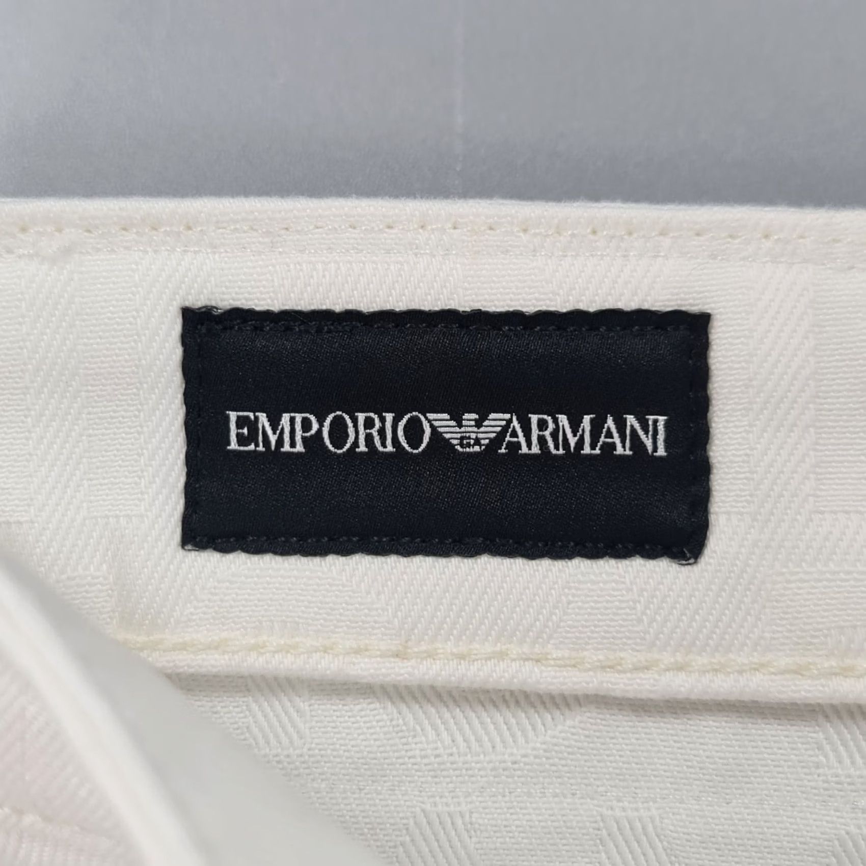 Emporio Armani Emporio Armani Jeans White W31 L28 Loose Fit Logo 5-Pocket Denim Cotton Casual Mens Jeans W31 L28 Regular Fit Jeans Size US 31 - 6 Thumbnail