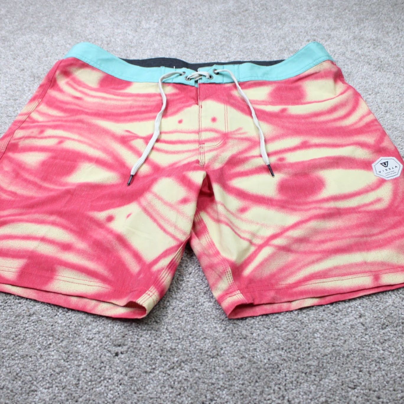 Vissla Vissla Boardshorts Mens 38 Mag Stretch Swim Shorts 9" Inseam Beige Floral Pockets Stretching Size US 38 / EU 54 - 2 Thumbnail