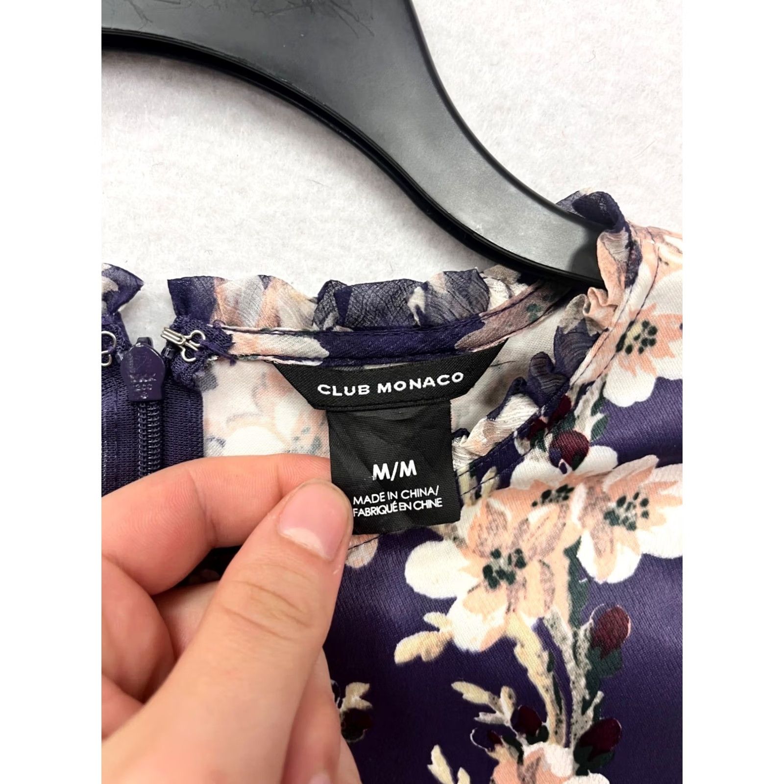 Club Monaco VINTAGE Club Monaco Blouse Floral Navy M Unisex Adults Crew Neck Long Sleeve Polyester Viscose Size M / US 6-8 / IT 42-44 - 3 Thumbnail