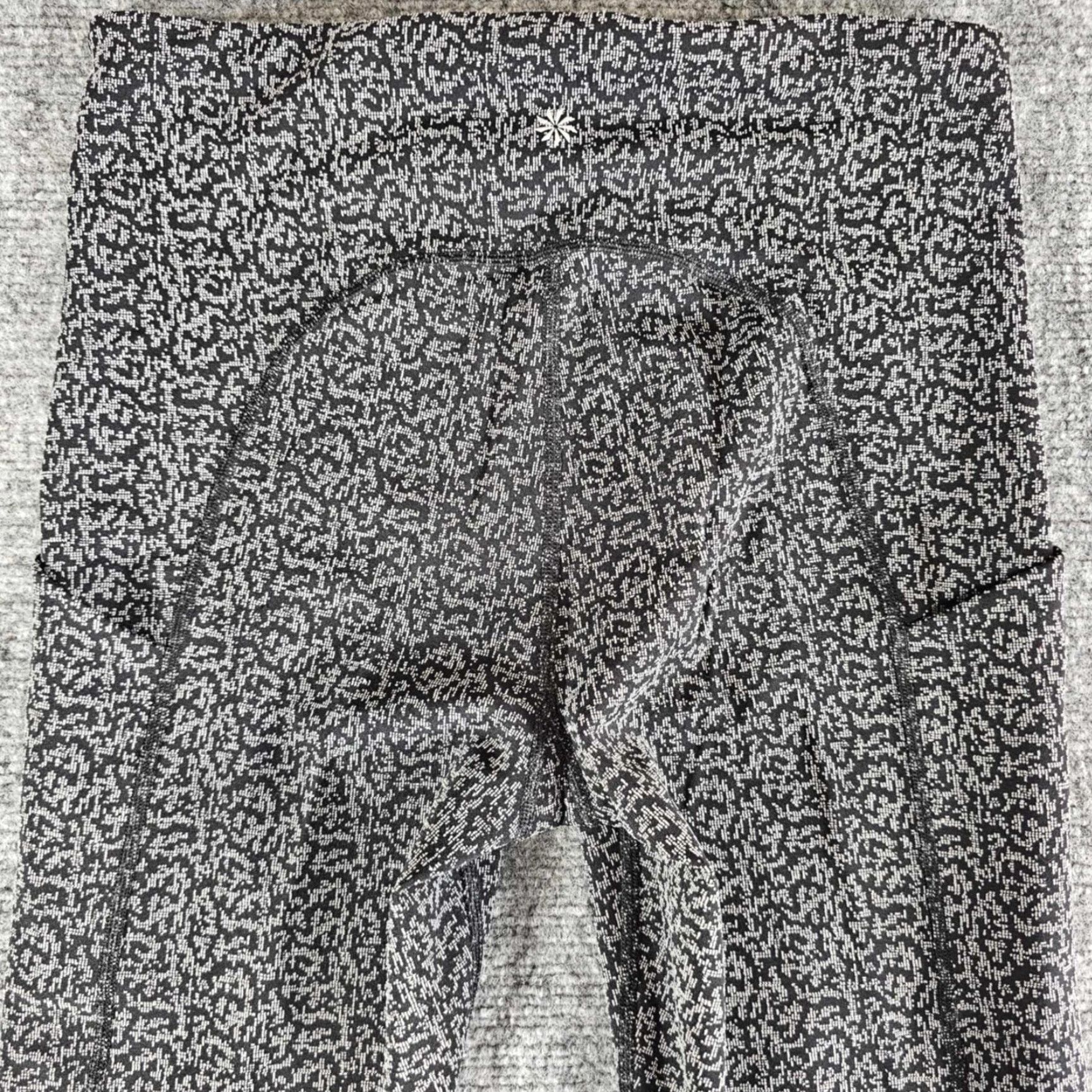 Athleta Athleta Legging Womens M Black White Textured Ultimate Stash Pocket 7/8 Tight Size 32" / US 10 / IT 46 - 5 Thumbnail