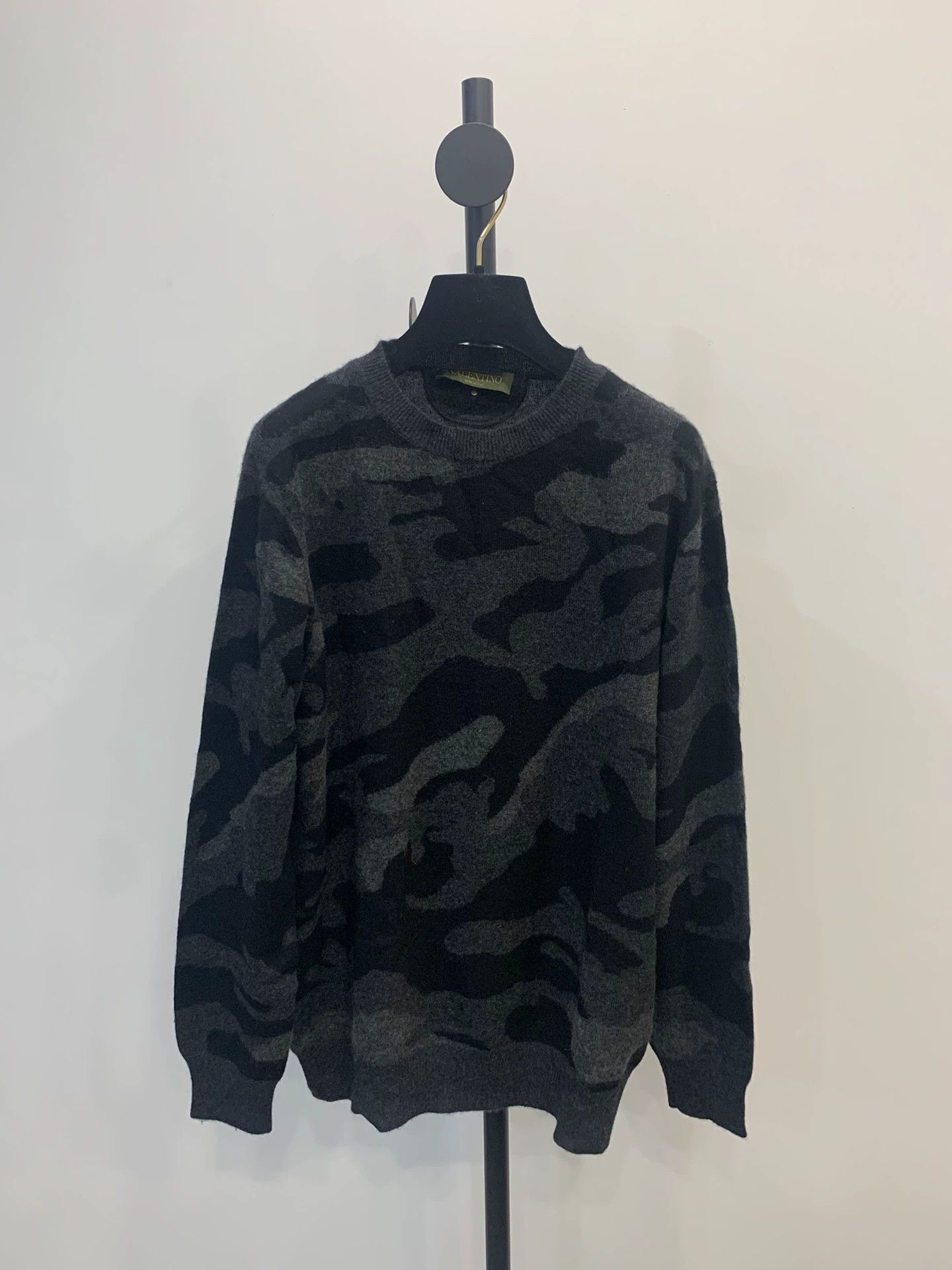 Valentino VALENTINO Camouflage Round Neck Sweater - dmc Size US S / EU 44-46 / 1 - 1 Thumbnail