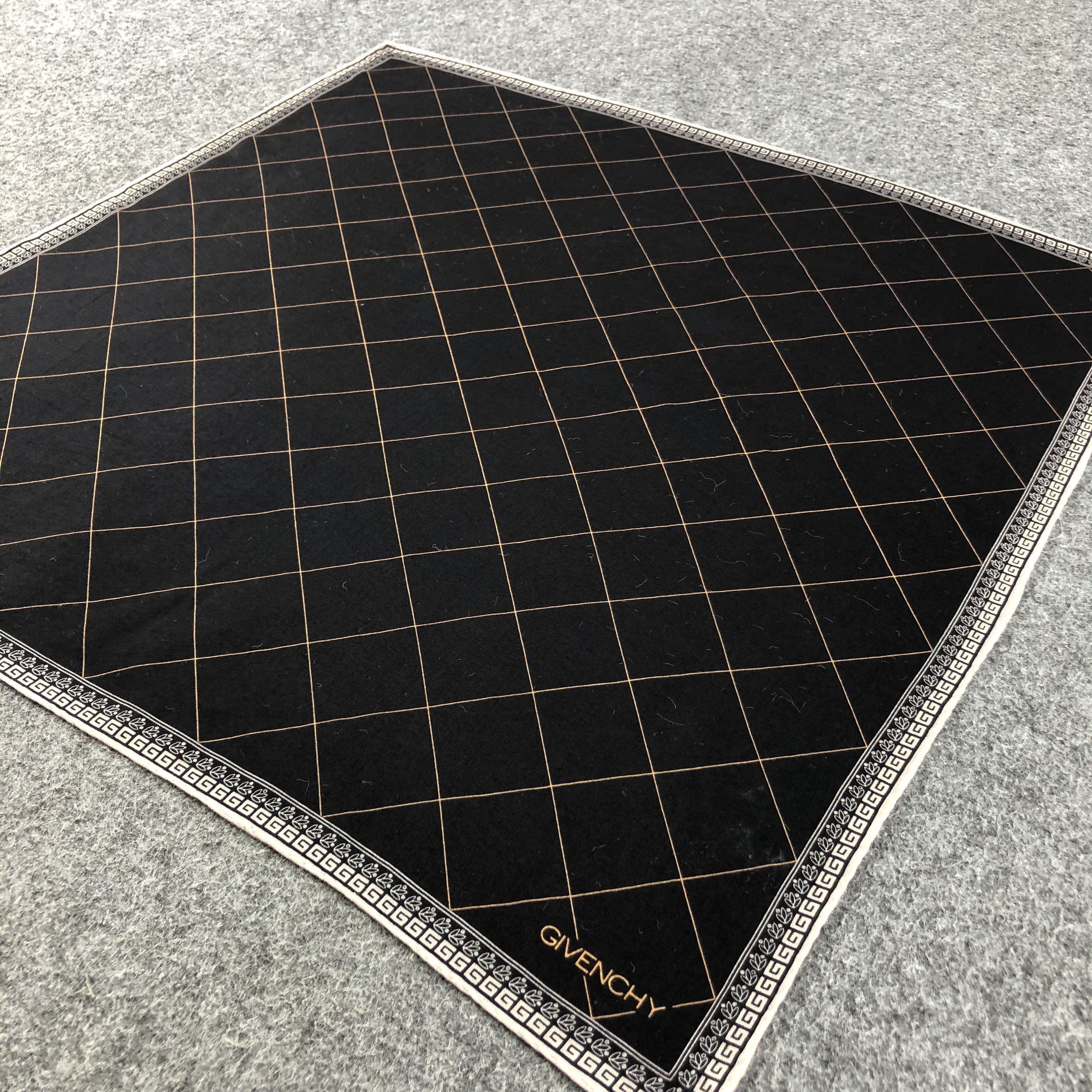 Givenchy Givenchy Handkerchief Neckerchief Bandana H1351 Size ONE SIZE - 4 Thumbnail