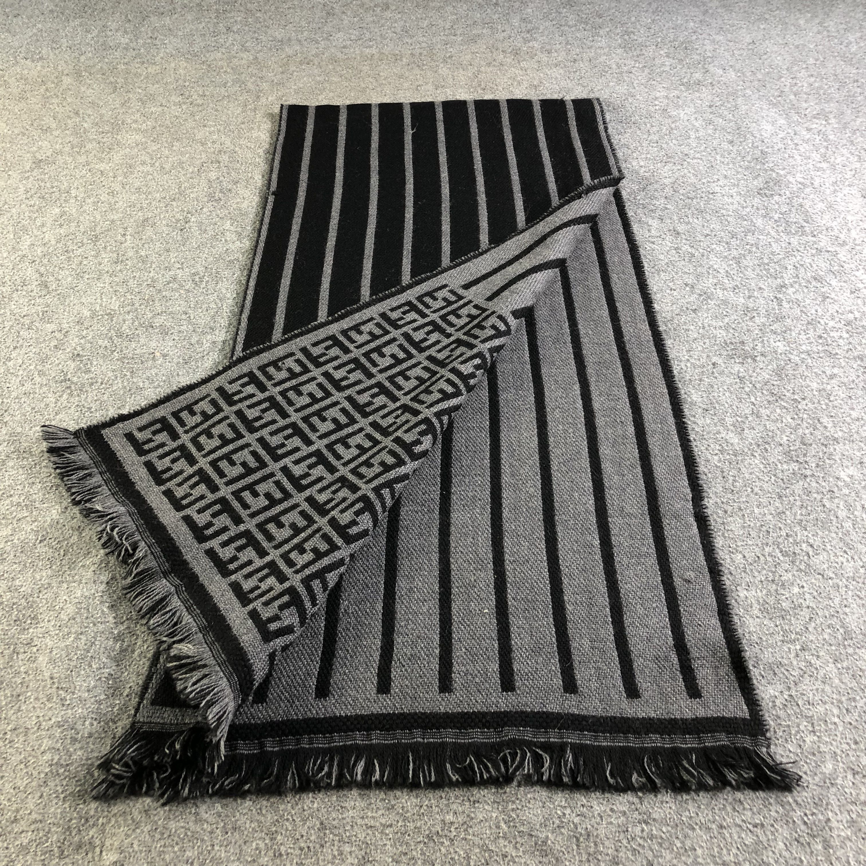 Japanese Brand Fendi FF Wool Scarf Muffler Neckwear V2526 Size ONE SIZE - 2 Thumbnail