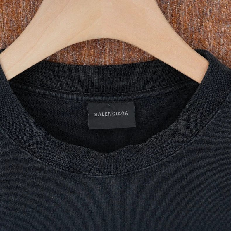 Balenciaga Balenciaga Wash and make old rhinestone T-shirt Size US XS / EU 42 / 0 - 5 Thumbnail