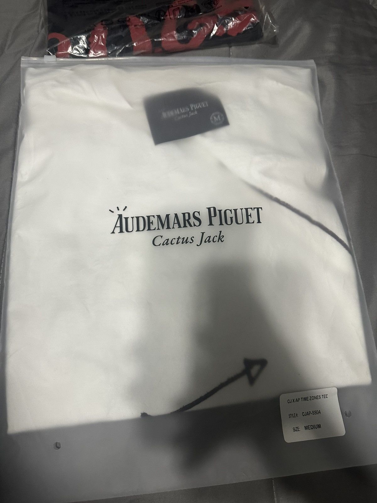 Audemars Piguet × Travis Scott Travis Scott x Audemars Pigeut Time Zone Tee Size US M / EU 48-50 / 2 - 4 Thumbnail