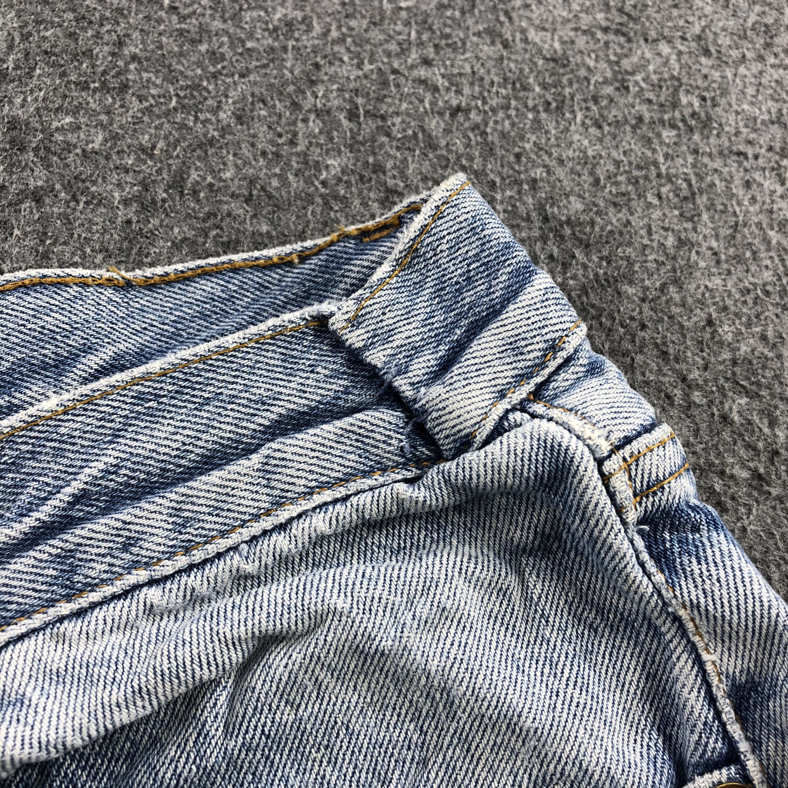 Levi's × Vintage Vintage 90s Light Wash Levis 501 Jeans-JM864 Size US 31 - 7 Thumbnail