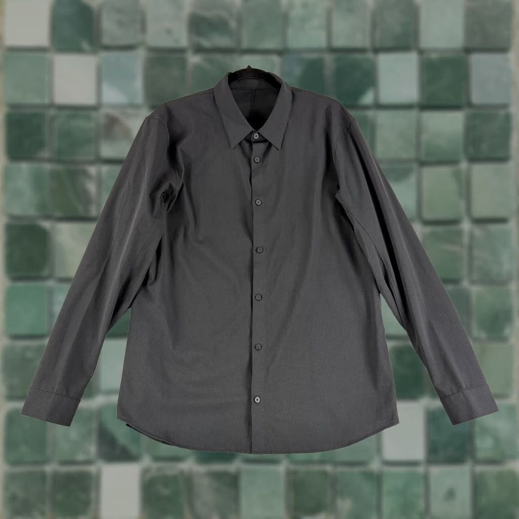 Lululemon Lululemon Shirt Size XL Black Button-Up Long Sleeve Stretch Casual Business Mens Size US XL / EU 56 / 4 - 1 Thumbnail