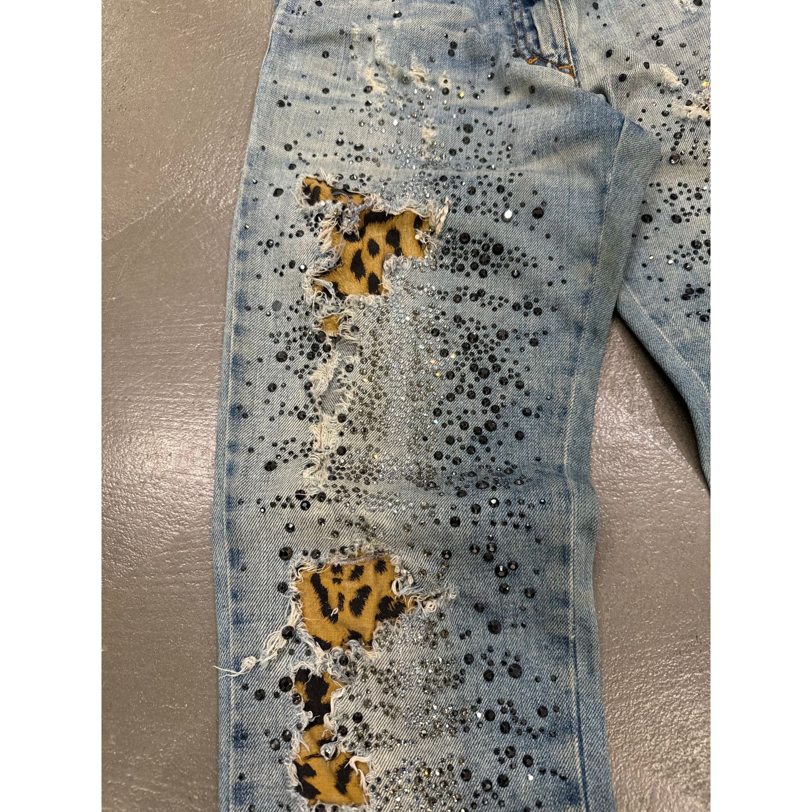 Roberto Cavalli Roberto Cavalli distressed leopard patch glitter jeans Size 27" / US 4 / IT 40 - 8 Thumbnail