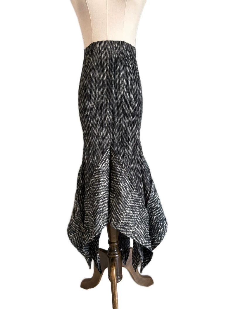 Issey Miyake Issey Miyake size:M Black main line fishtail dress Size 23" - 1 Thumbnail
