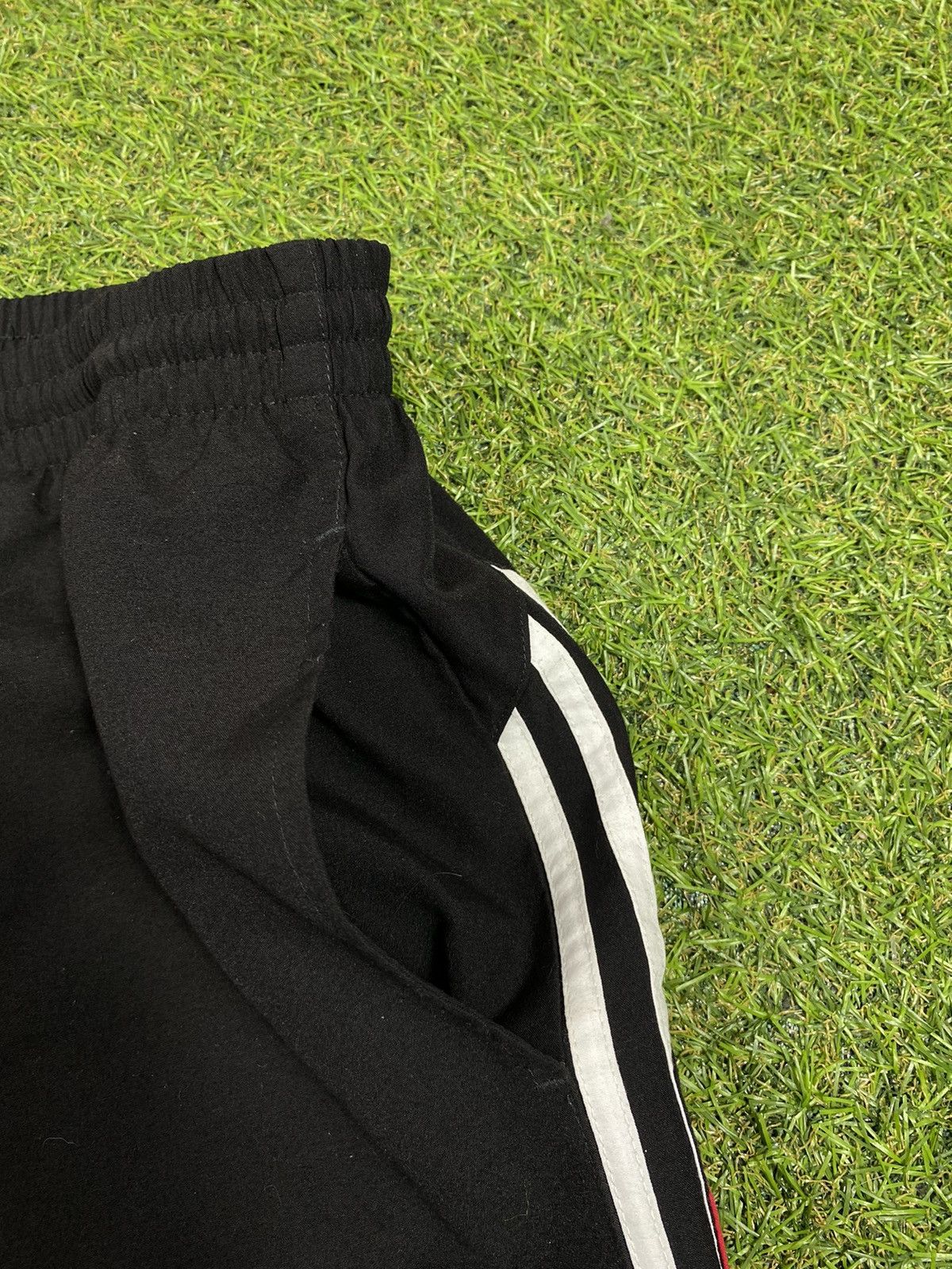 Adidas Vintage 90s Adidas shorts streetwear small logo size L Size US 34 / EU 50 - 3 Thumbnail