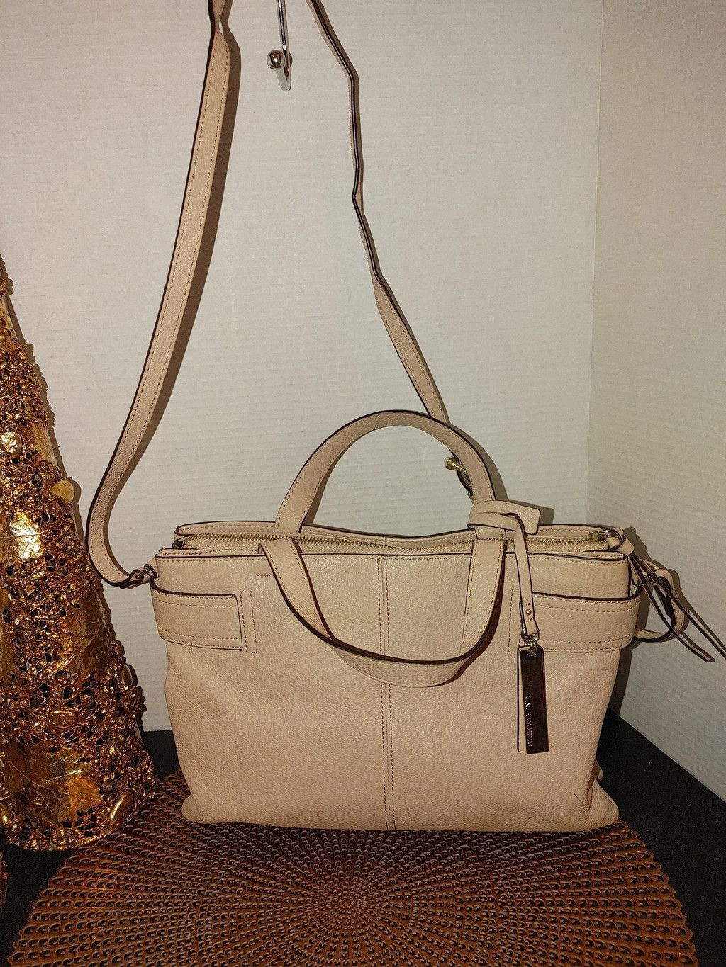 Vince Camuto Vince Camuto Leather Bag Size ONE SIZE - 1 Thumbnail