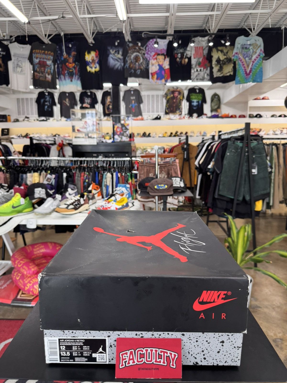 Jordan Brand Air Jordan 4 Fire Red Size 12 (2020) Size US 12 / EU 45 - 12 Thumbnail