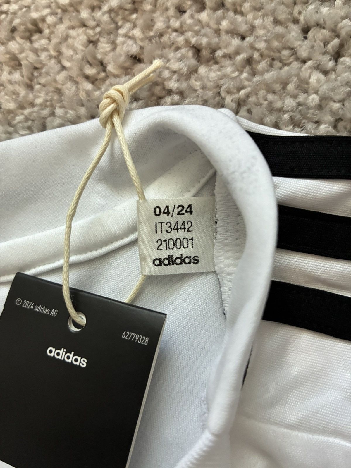 Adidas 2024/2025 Real Madrid Kit Size US L / EU 52-54 / 3 - 5 Thumbnail