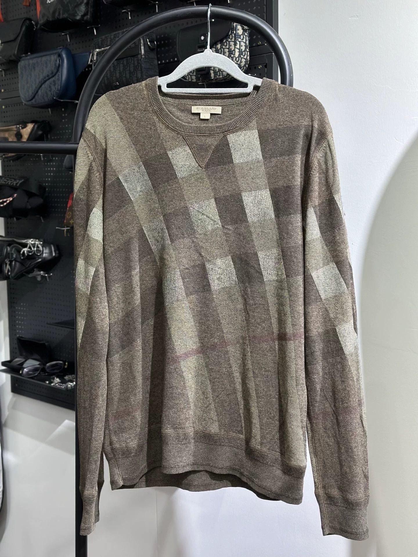 Burberry Burberry Knit Plaid Sweater L Men Size US L / EU 52-54 / 3 - 1 Thumbnail