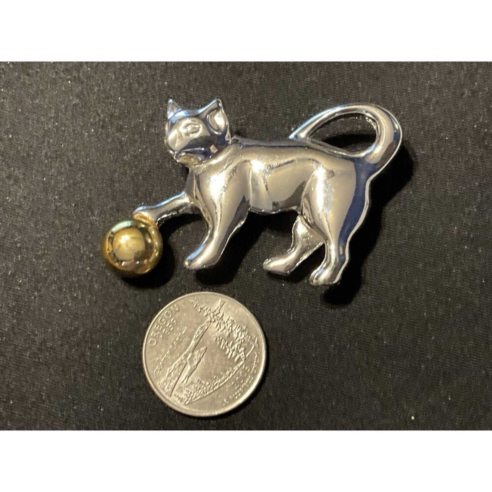 Other Vintage Gold & Silver Tone Cat Brooch W/ Gold Tone Ball Size ONE SIZE - 3 Thumbnail