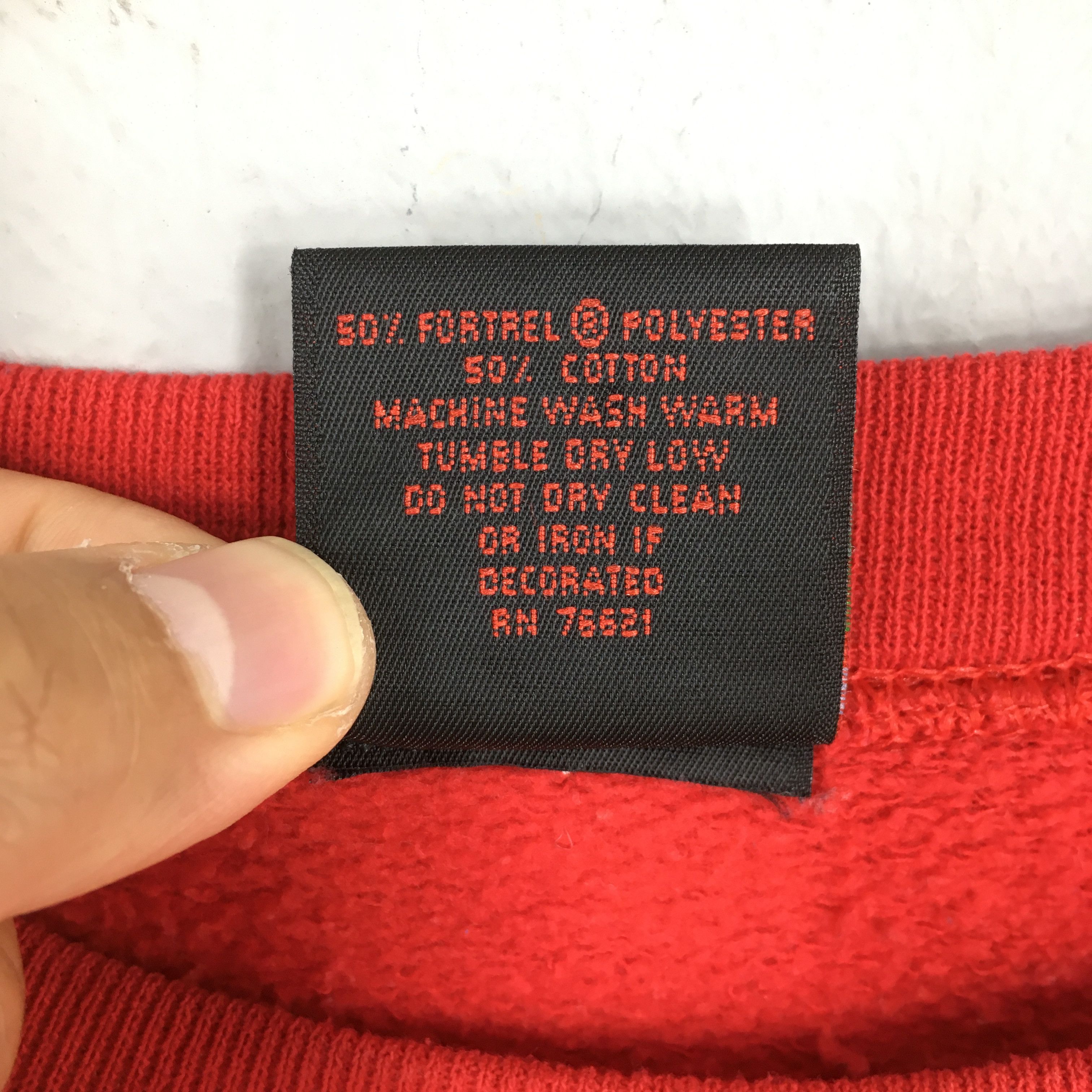 NCAA Vintage Wisconsin Badgers NCAA Red Sweatshirt Large Size US L / EU 52-54 / 3 - 7 Thumbnail