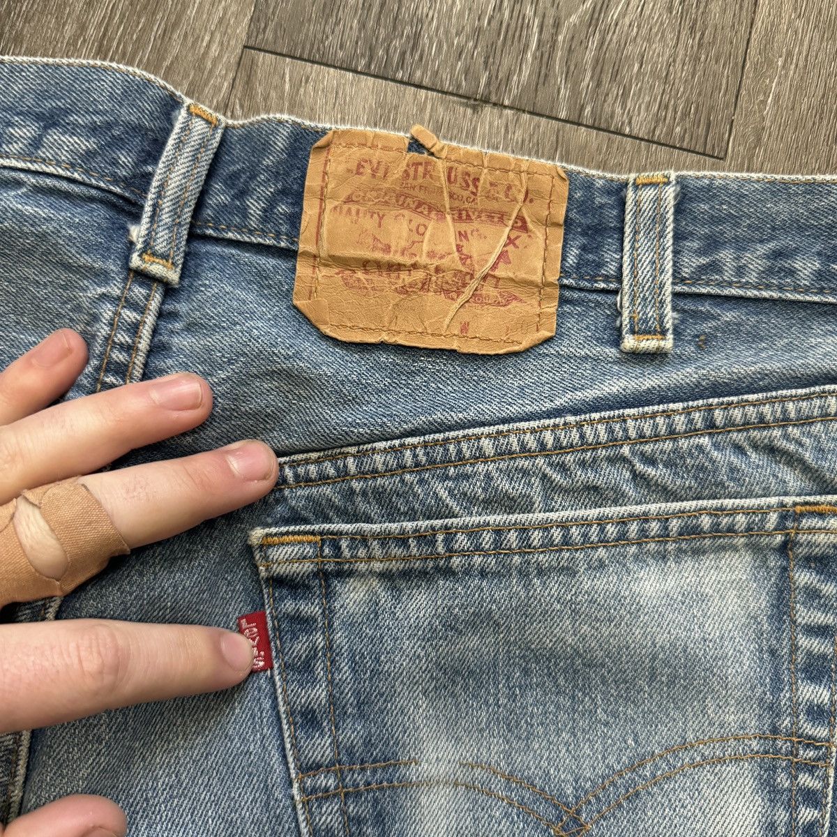 Levi's × StraightFaded × Vintage Crazy Vintage 80s Levi’s 501 button fly faded and worn jeans Size US 34 / EU 50 - 3 Thumbnail