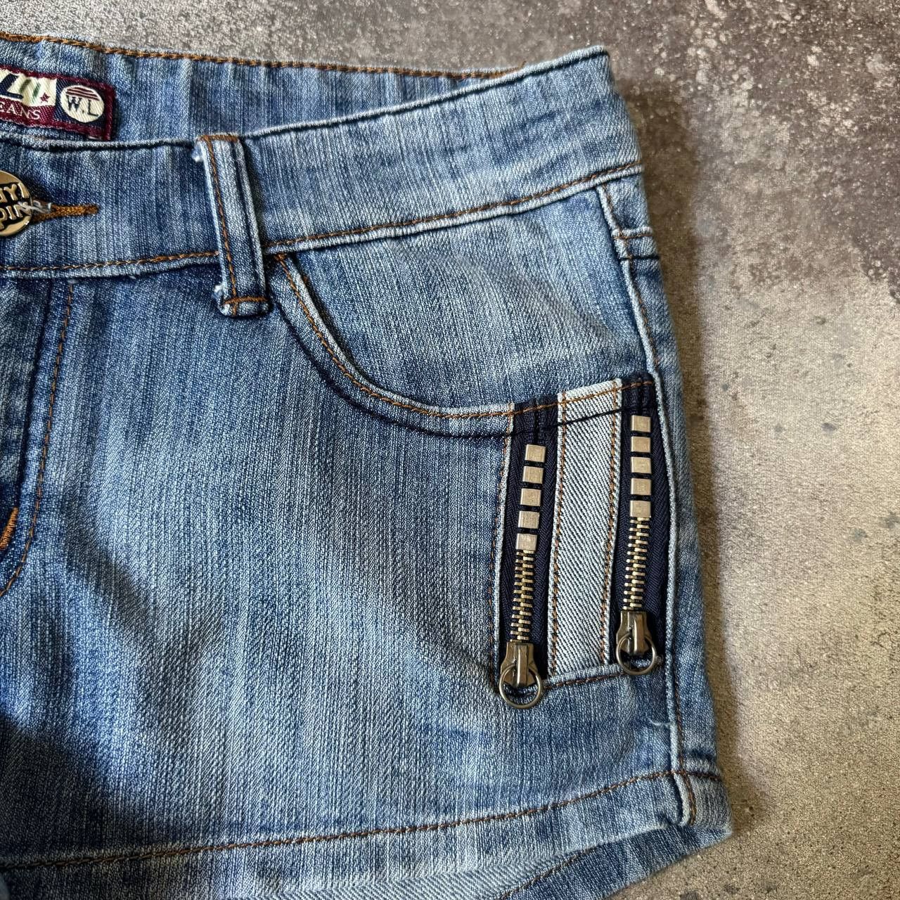 20471120 × Hysteric Glamour Opium Y2K Super Sexy Zip Details Denim Mini Shorts Size 29" - 6 Thumbnail