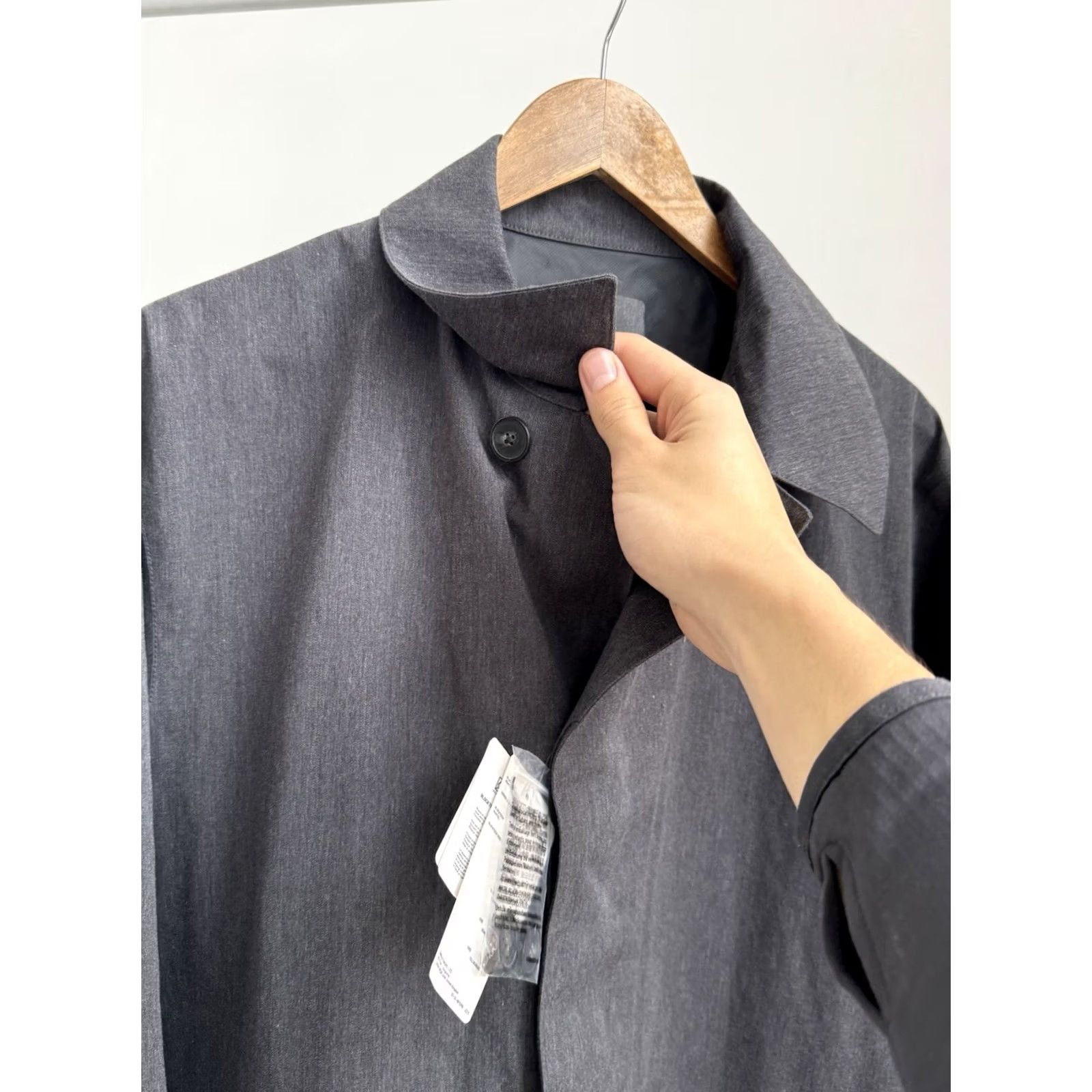 Uniqlo VINTAGE Uniqlo Blocktech Rain Coat Trench Gray Jacket Mens Size L New Tags Size US L / EU 52-54 / 3 - 6 Thumbnail