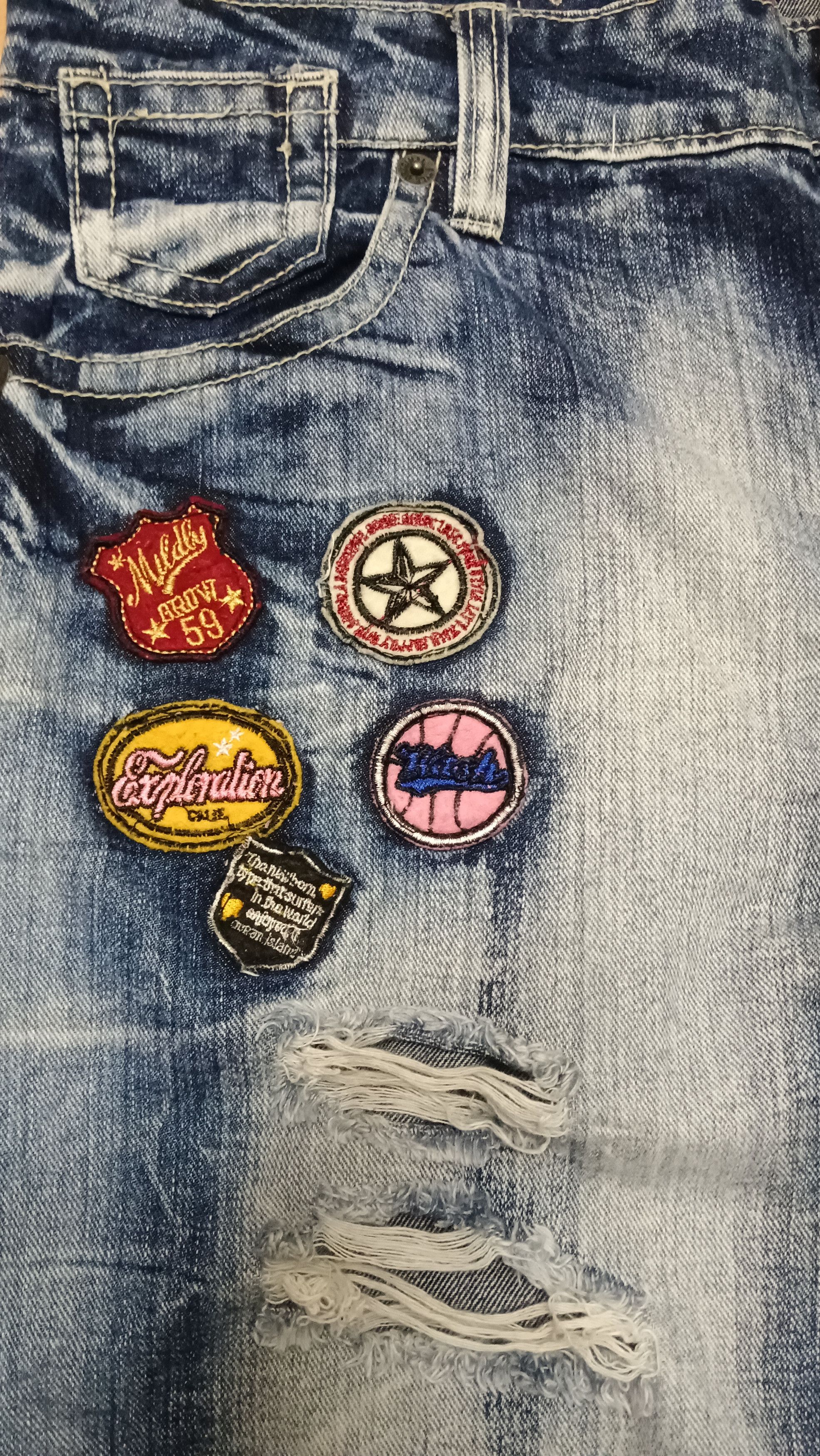 Denim & Co. 🔥FYE🔥 Patches Distressed Punk Cropped Denim Size US 37 - 5 Thumbnail