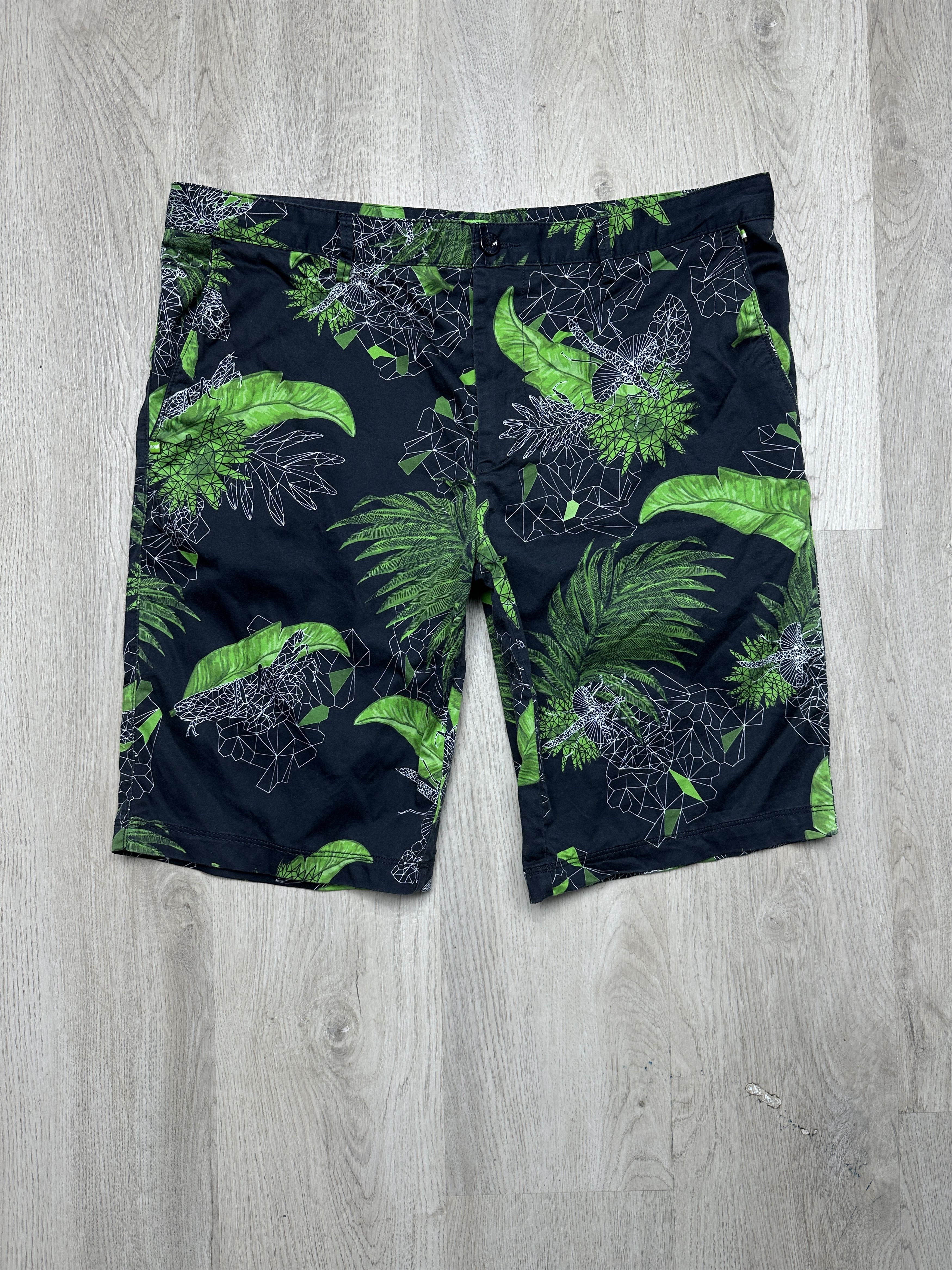Hugo Boss Hugo Boss Vintage Mens Floral Print Chino Shorts Size US 36 / EU 52 - 1 Thumbnail