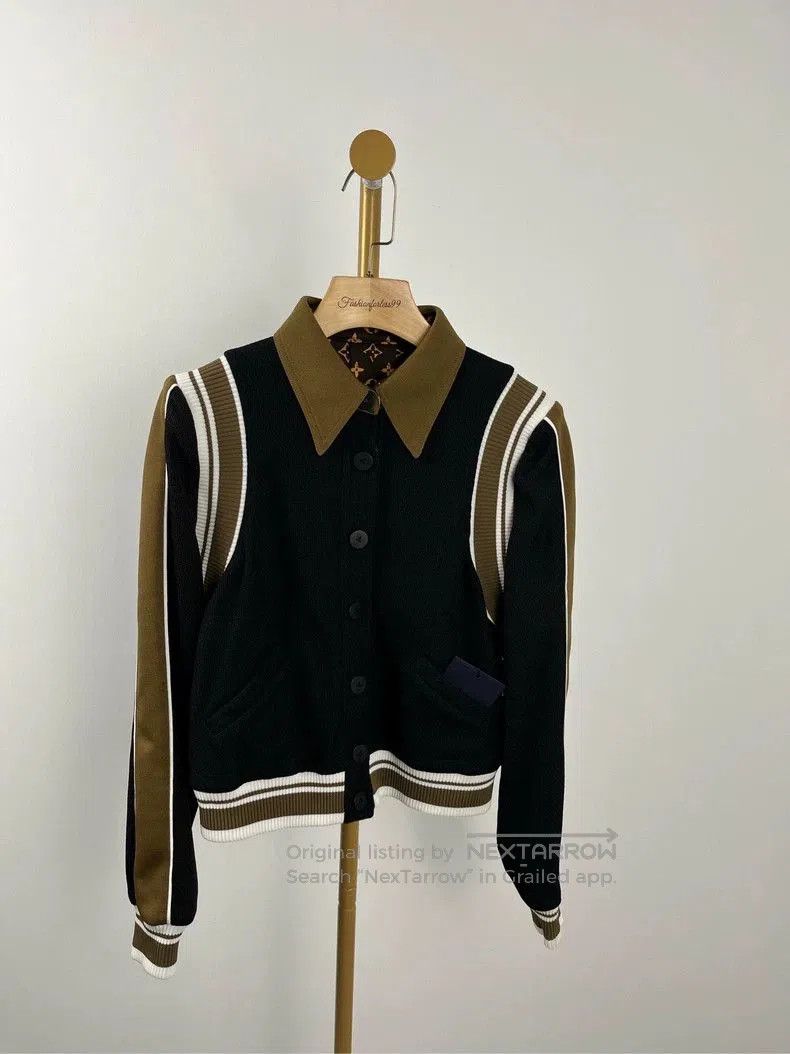 Louis Vuitton LV Black Logo Print Collar Jacket S. Size US S / EU 44-46 / 1 - 1 Thumbnail