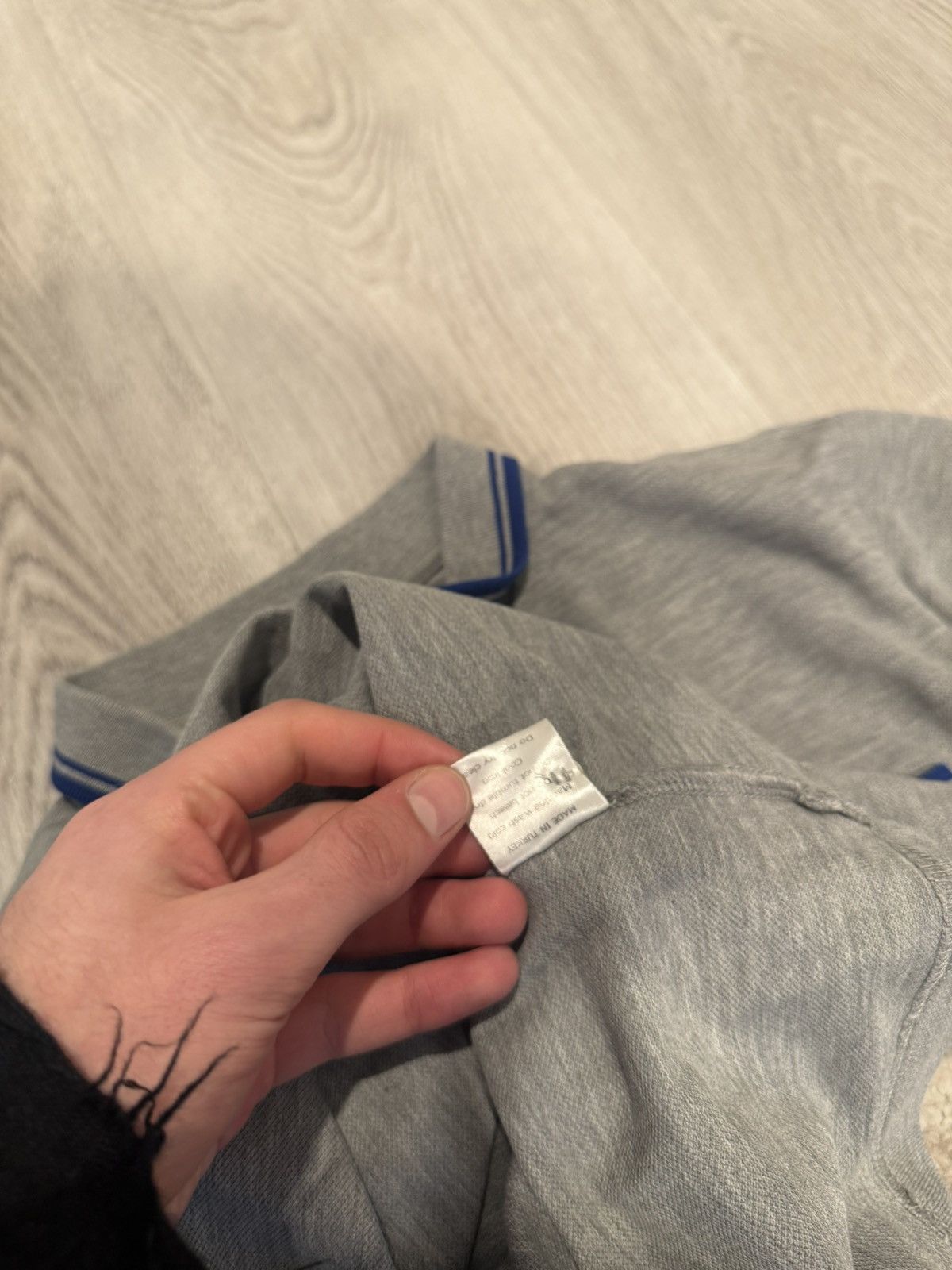 Dior s/s 2005 dior homme bee polo!! Size US S / EU 44-46 / 1 - 8 Thumbnail