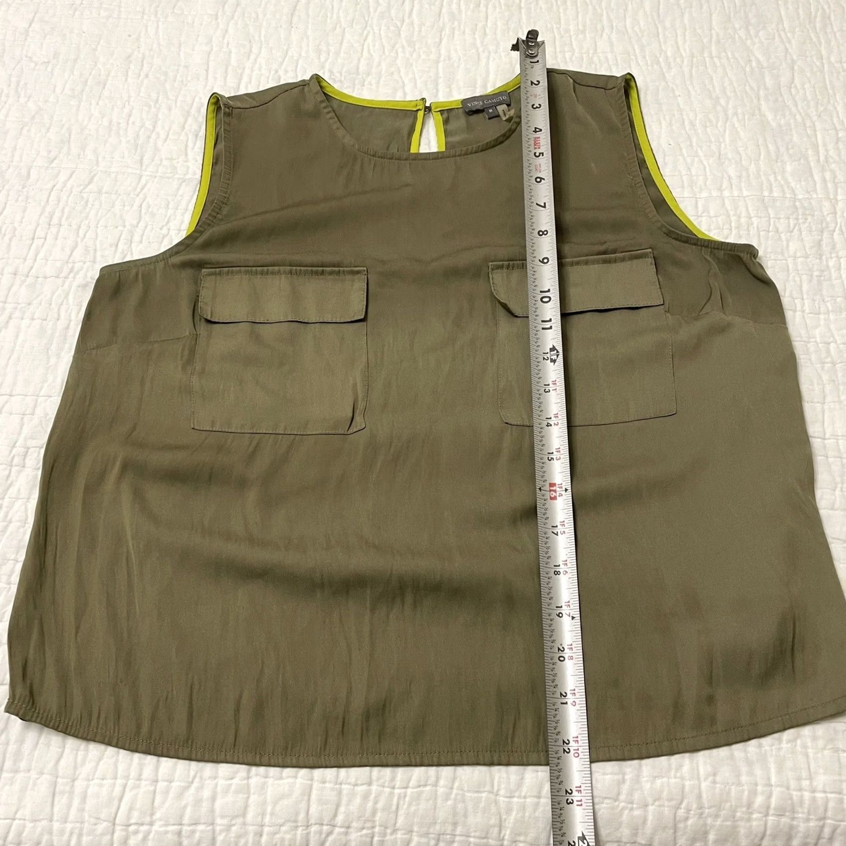 Vince Camuto Vince Camuto Army Green Pocket Front Satin Blouse Cropped Keyhole Sz:M Sleeveless Women’s Regular Size Tee Shirt Top Shirt? Size M / US 6-8 / IT 42-44 - 3 Thumbnail