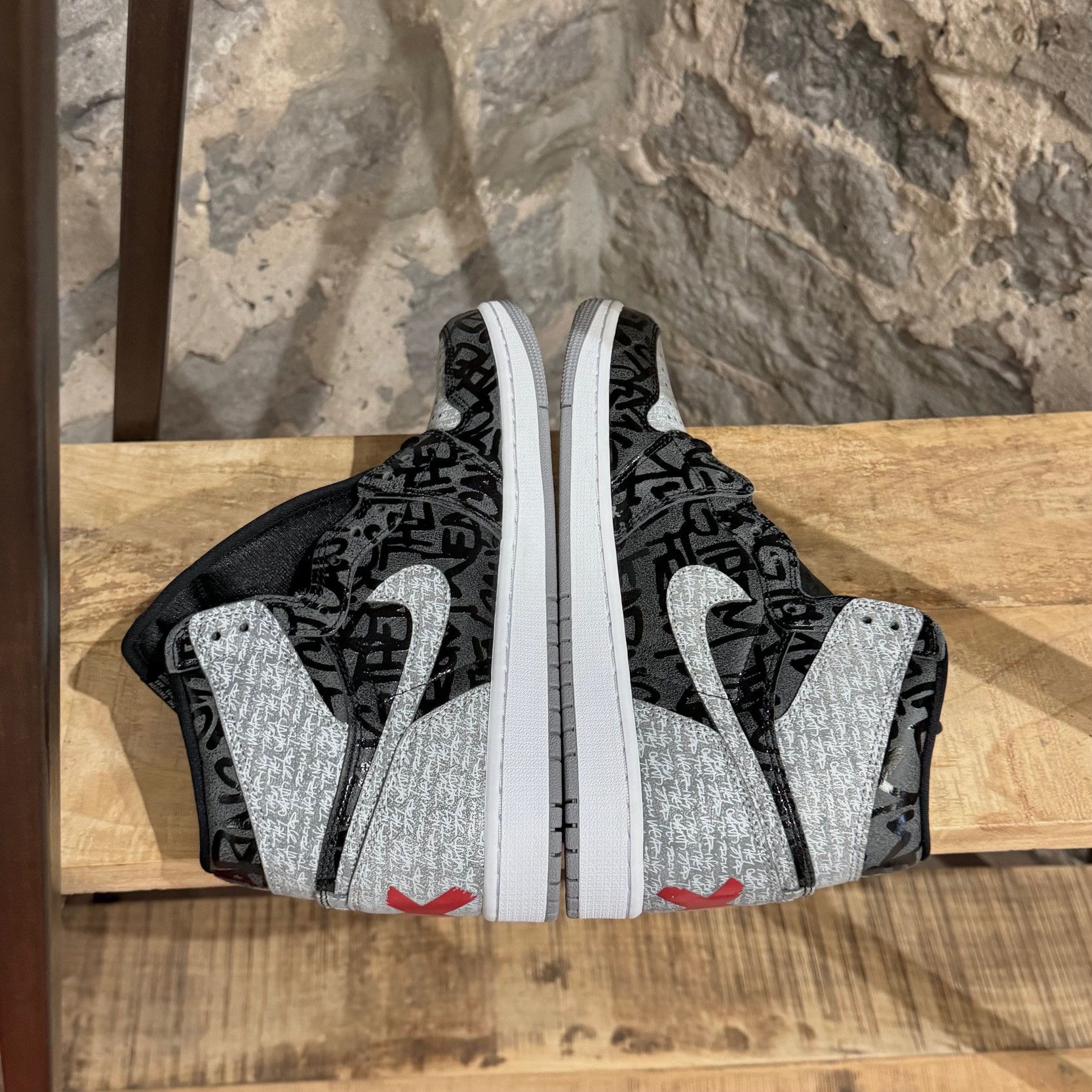 Nike Nike Air Jordan 1 Retro Rebellionnaiore High Black Sneakers Size US 9.5 / EU 42-43 - 8 Thumbnail