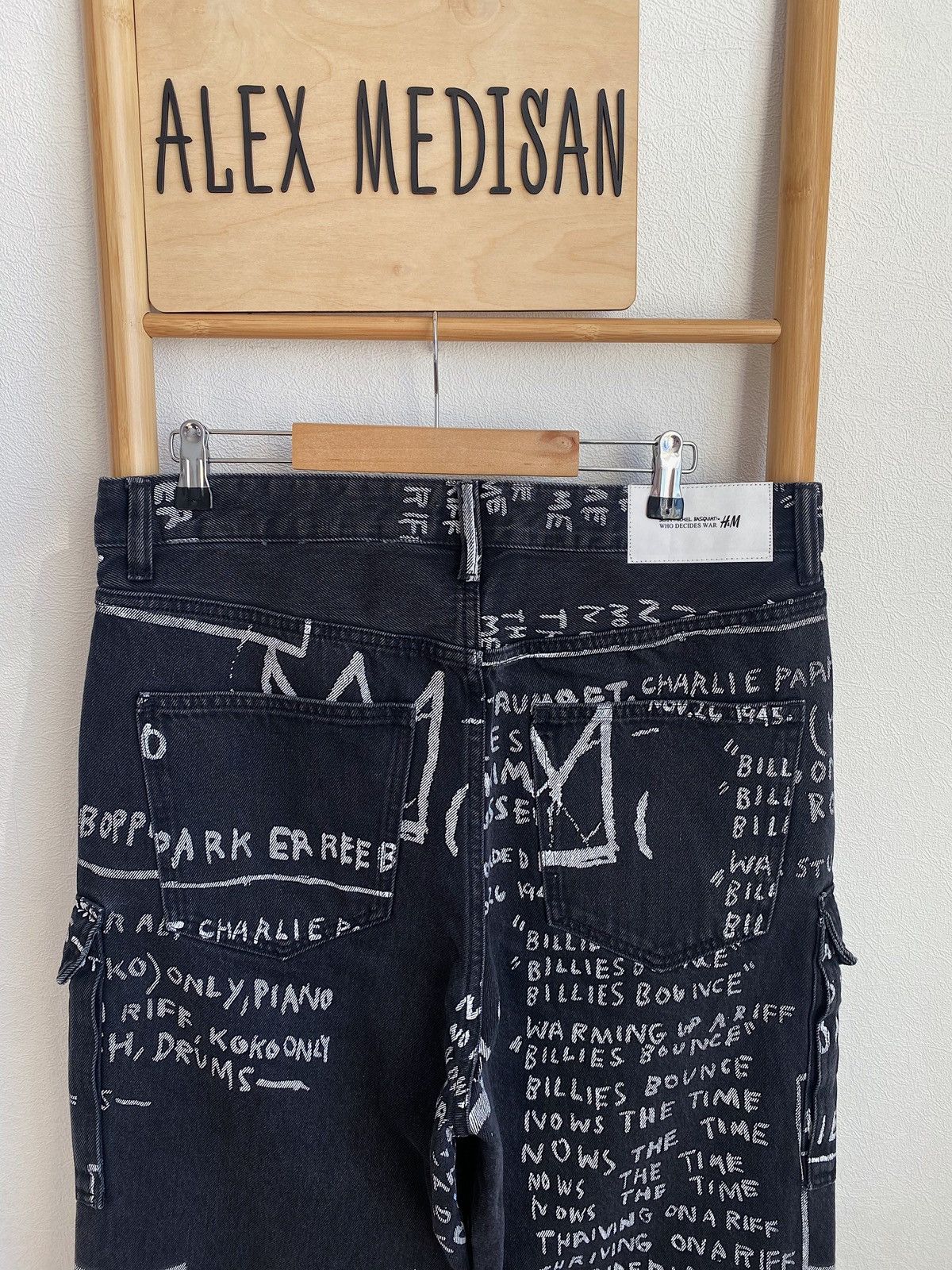 H&M × Jean-Michel Basquiat × Who Decides War Who Decides War Baggy denim jeans H&M x Basquiat x Ev&Tela Size US 33 - 18 Thumbnail