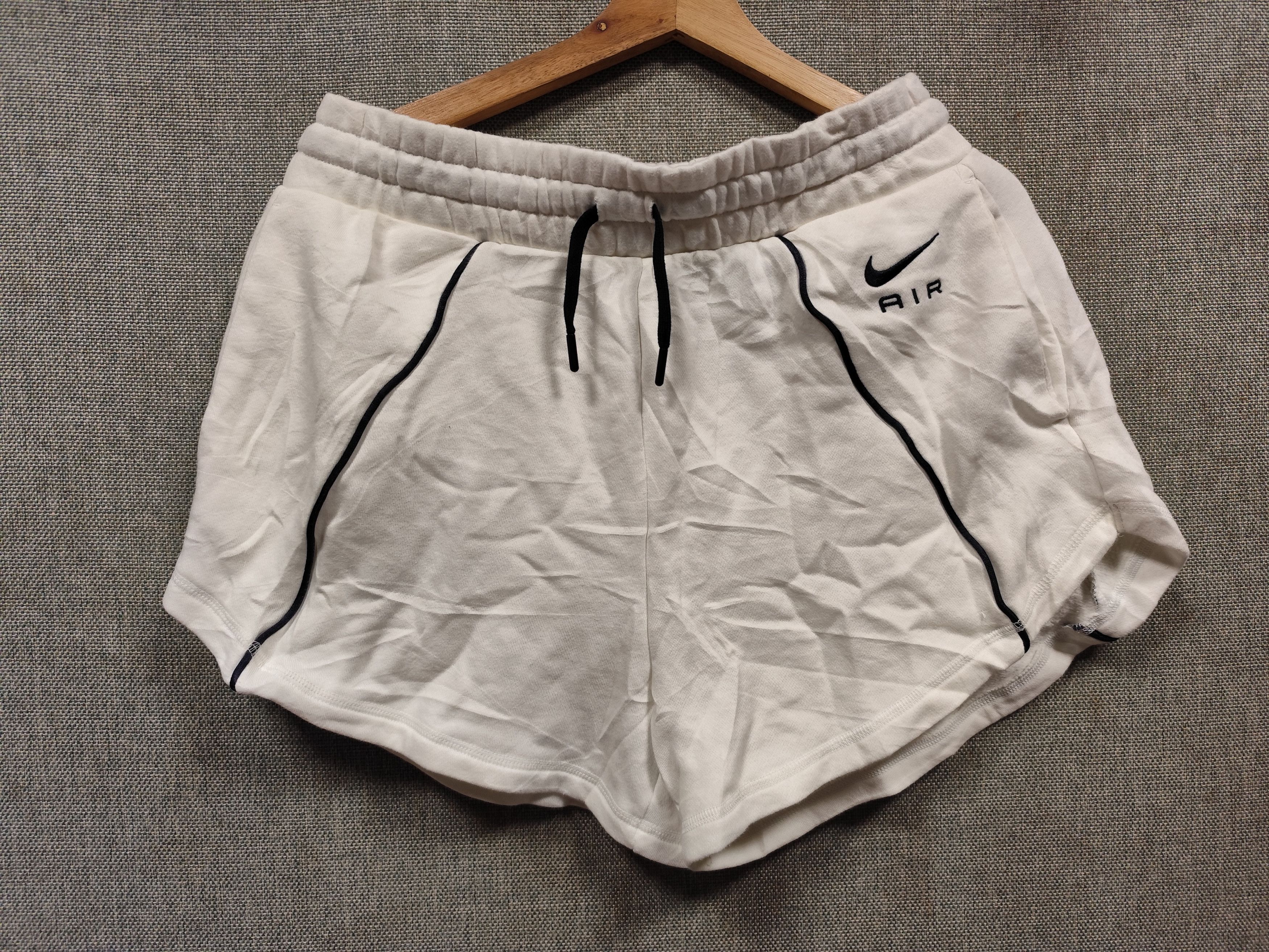 Nike Nike air short pants Size 31" - 1 Thumbnail