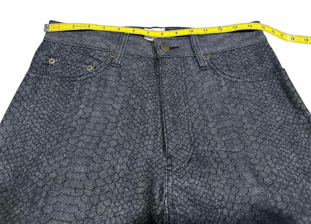 If Six Was Nine × Japanese Brand × Le Grande Bleu (L.G.B.) 🔥Y2K Japanese Flared Denim Snakeskin Embroidered Reptile Size US 30 / EU 46 - 16 Thumbnail