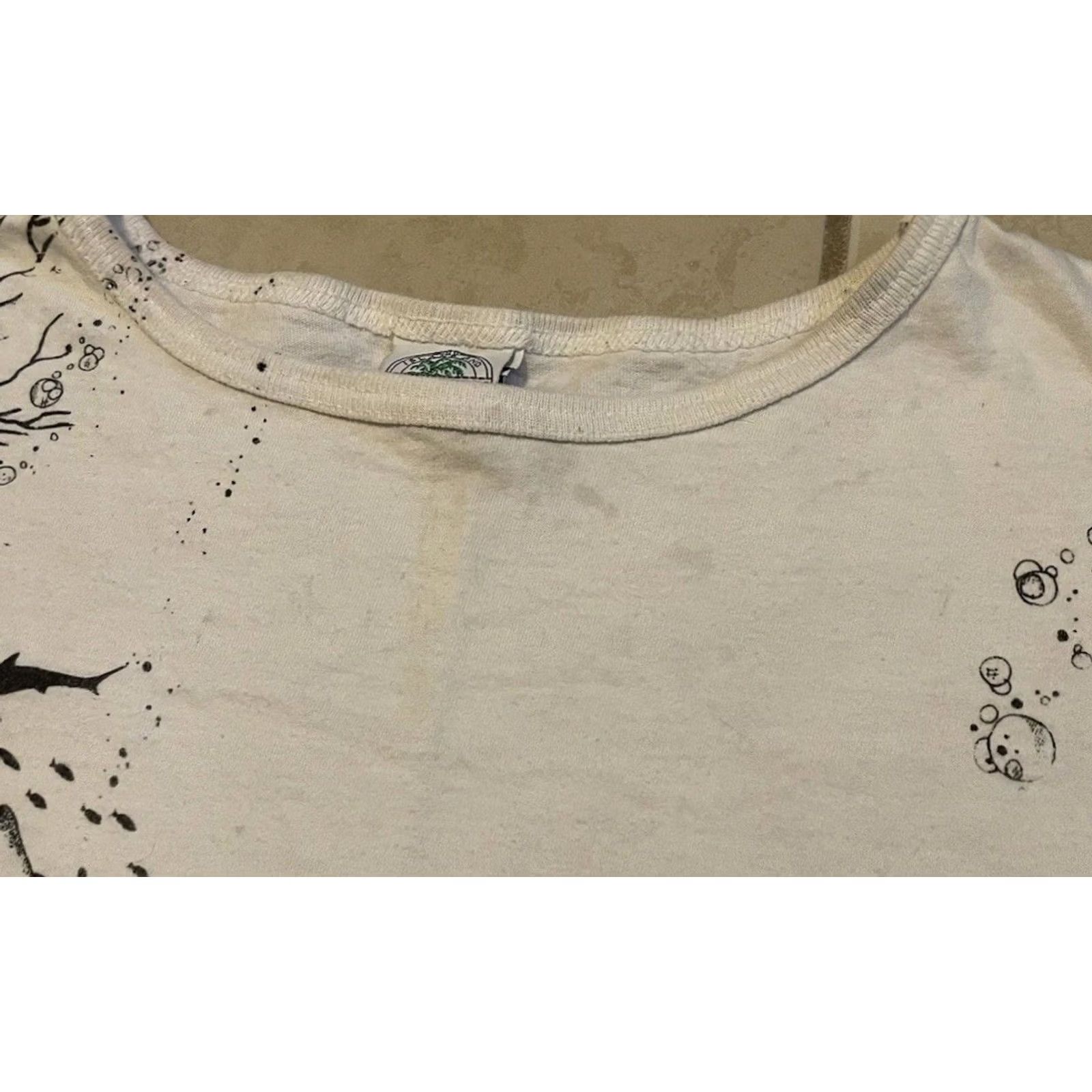Vintage VINTAGE Puerto Rico Faded Abstract Art All Over Print T-Shirt Unisex Adults White One Size Short Sleeve Sleeping Shirt Beach Surf Fish Animal 90s Size US M / EU 48-50 / 2 - 7 Thumbnail