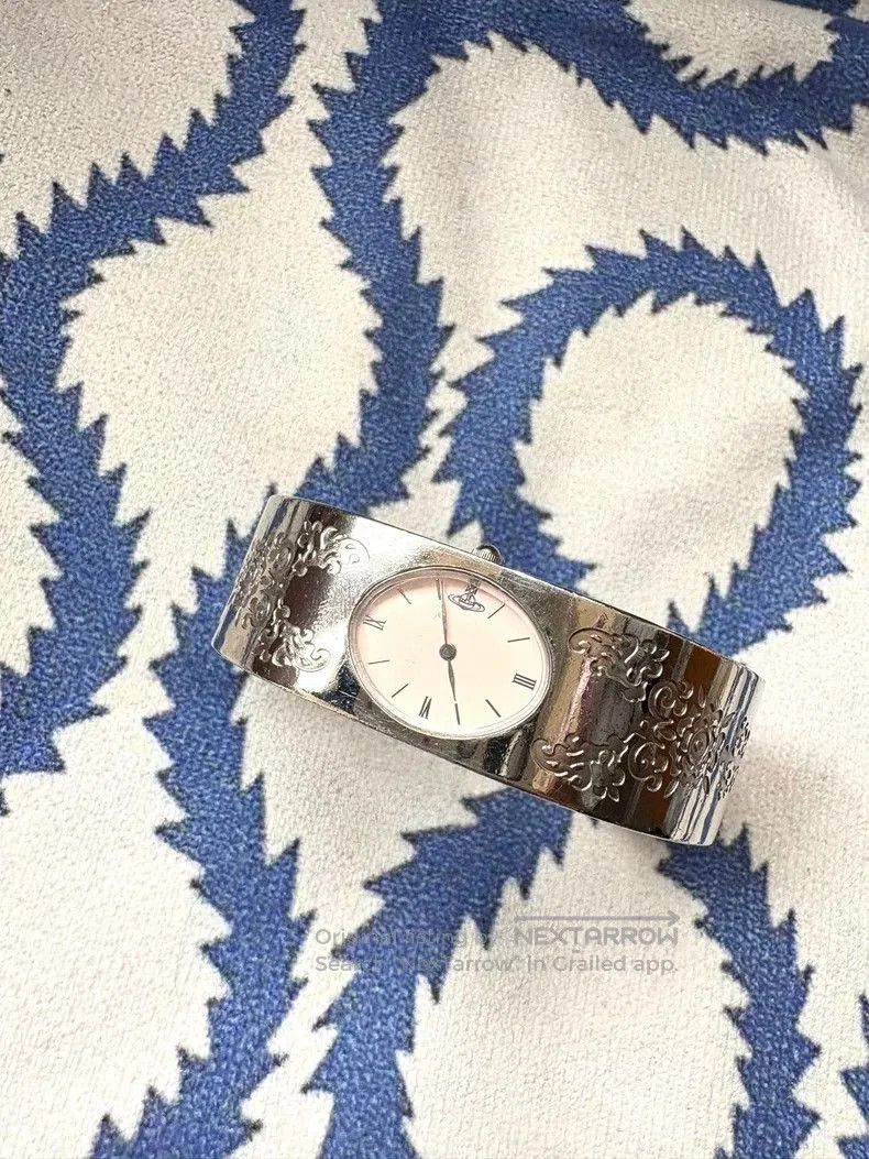 Vivienne Westwood Vivienne Westwood Pink Carved Watch . Size ONE SIZE - 1 Thumbnail