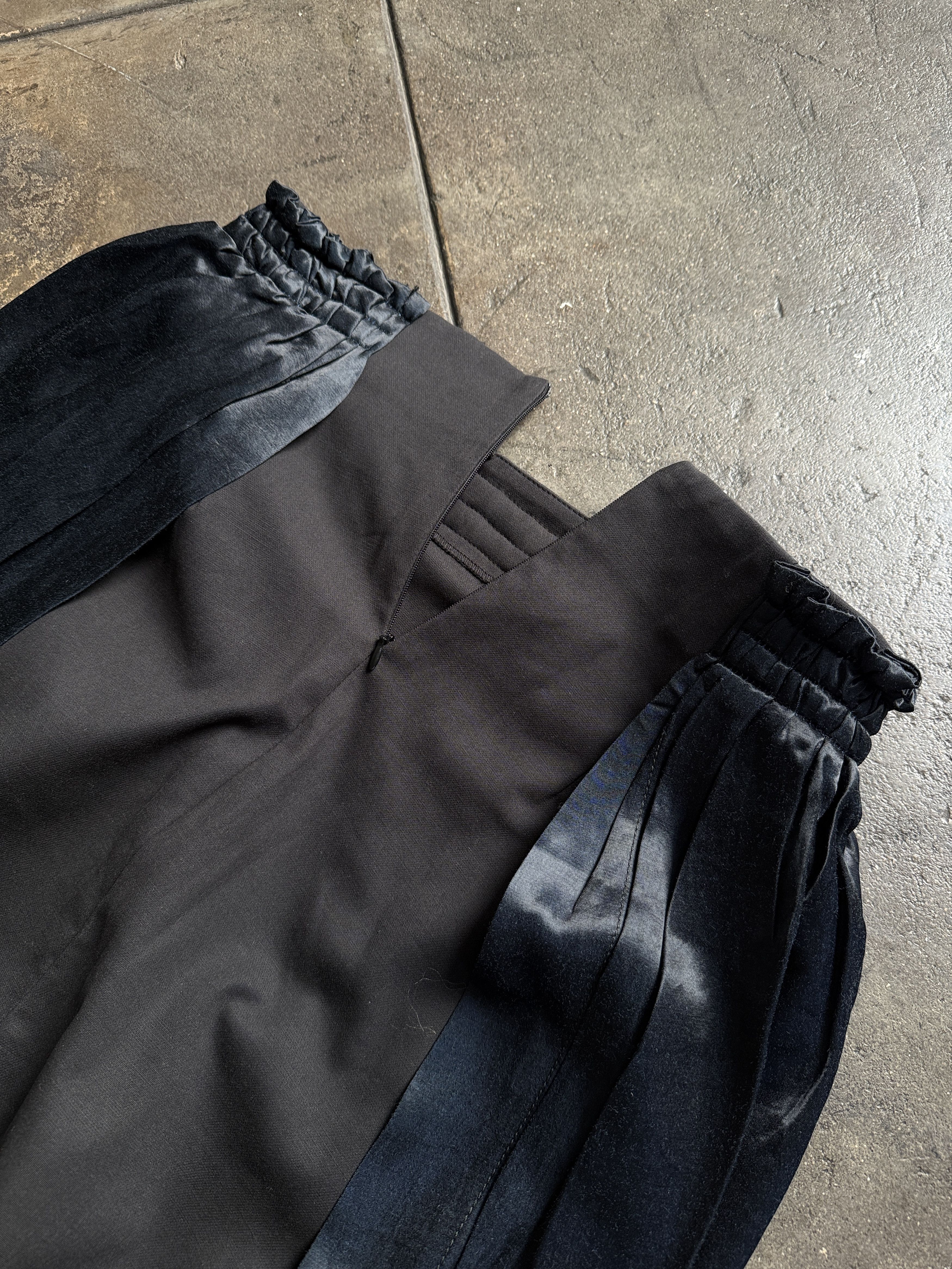 Vivienne Westwood 2016 Anglomania Blue Silk Like Cover on Black Skirt Size 27" / US 4 / IT 40 - 6 Thumbnail