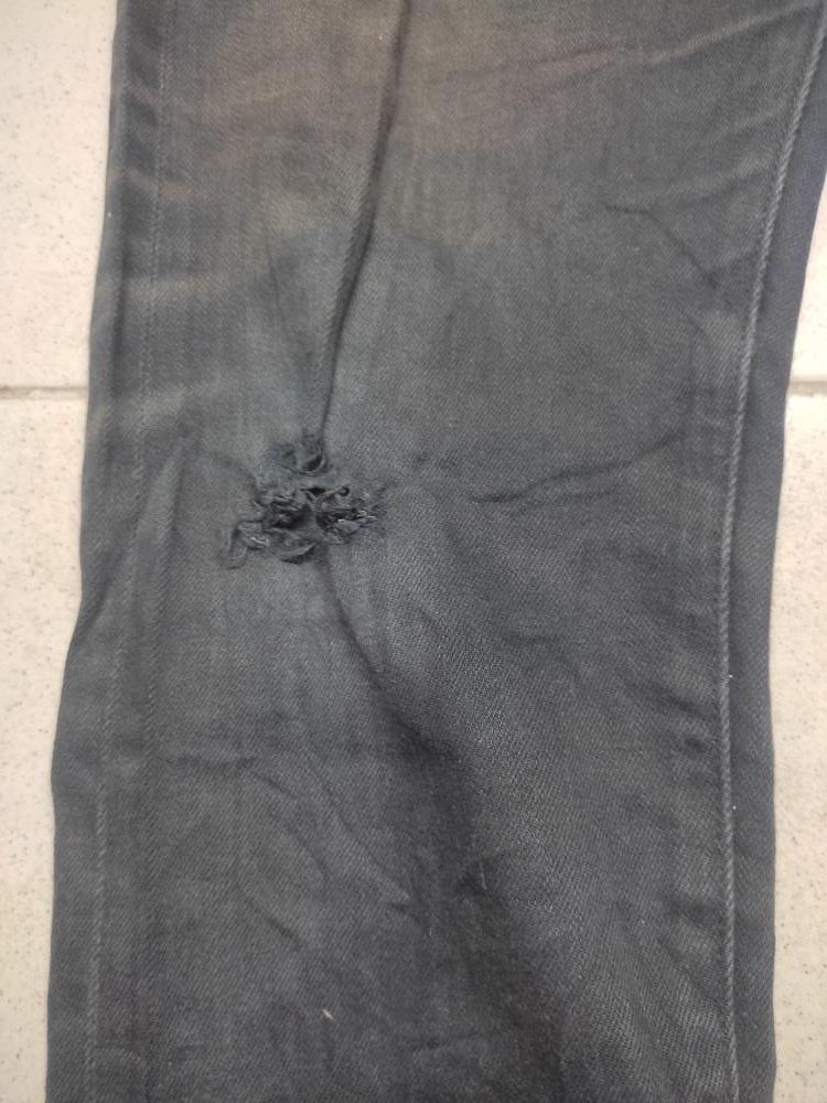 Uniqlo UNIQLO DISTRESSED DENIM BLACK SELVEDGE Size US 34 / EU 50 - 6 Thumbnail