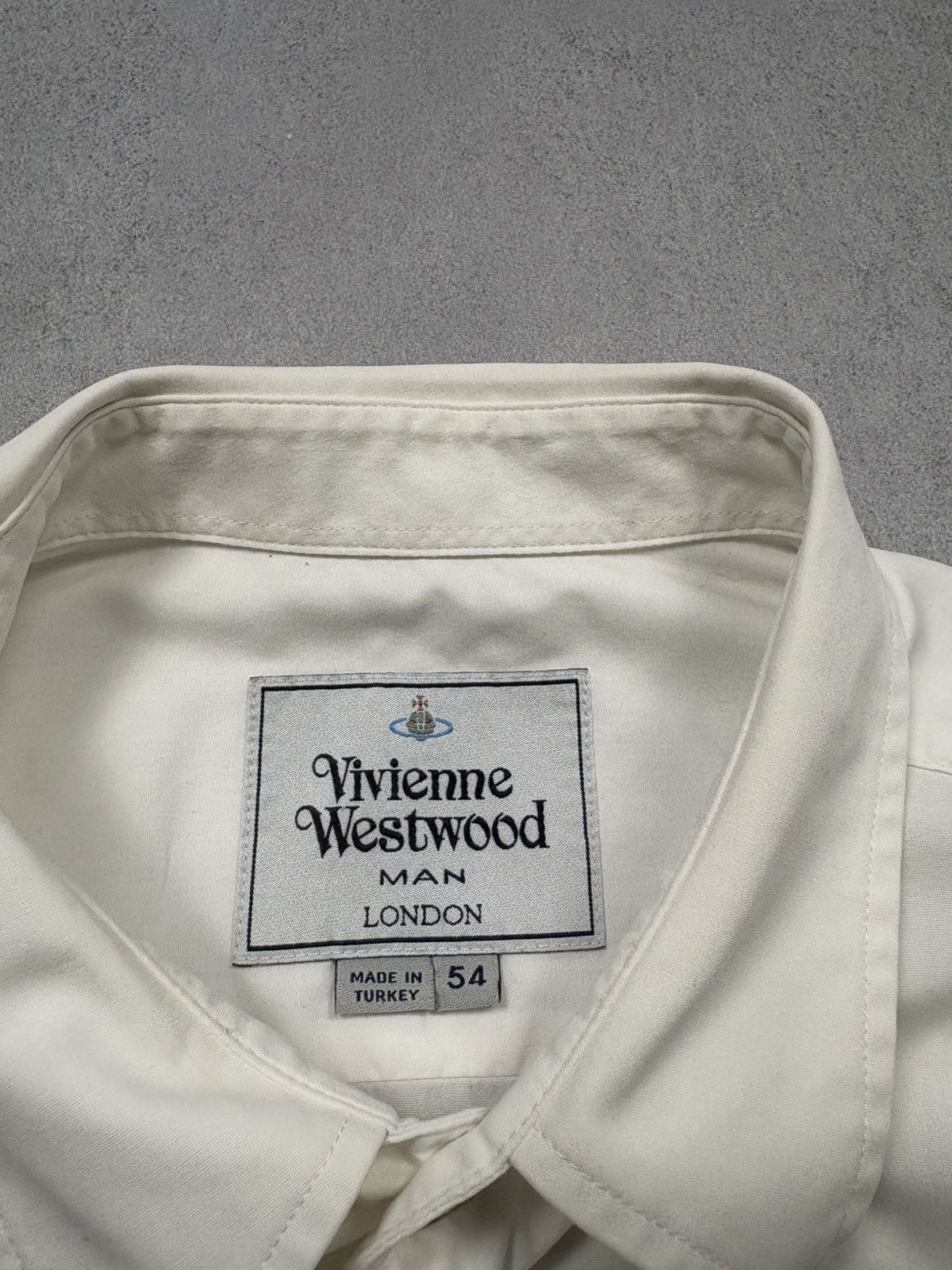 Vivienne Westwood SS15 Vivienne Westwood Orb Small Logo White Button Up Shirt Size US L / EU 52-54 / 3 - 12 Thumbnail