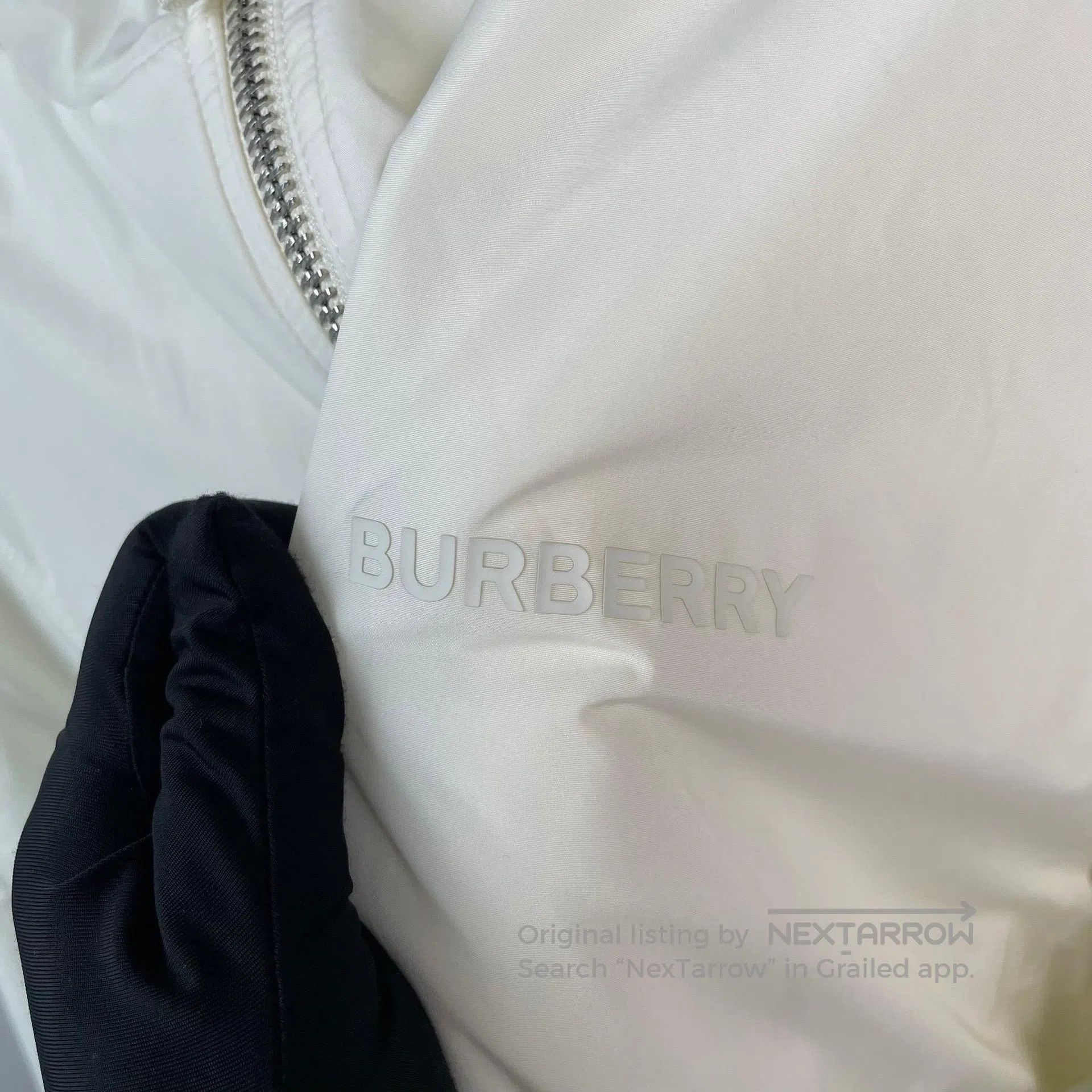 Burberry Burberry Warm White Back Big Letter Logo Zipper Nylon Cott Size US L / EU 52-54 / 3 - 9 Thumbnail