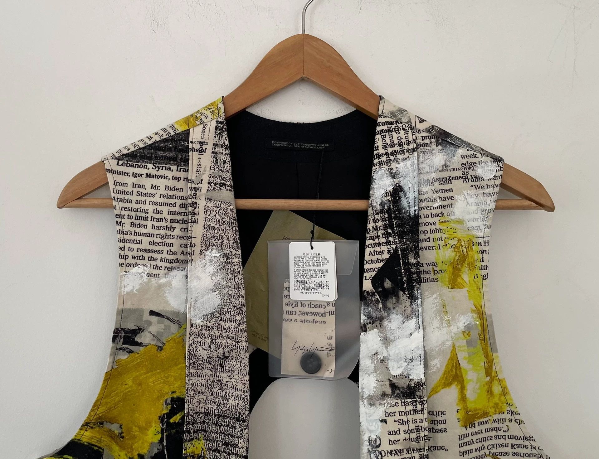 Yohji Yamamoto Yohji Yamamoto 22SS Newspaper Print Cutout Vest Size US M / EU 48-50 / 2 - 3 Thumbnail