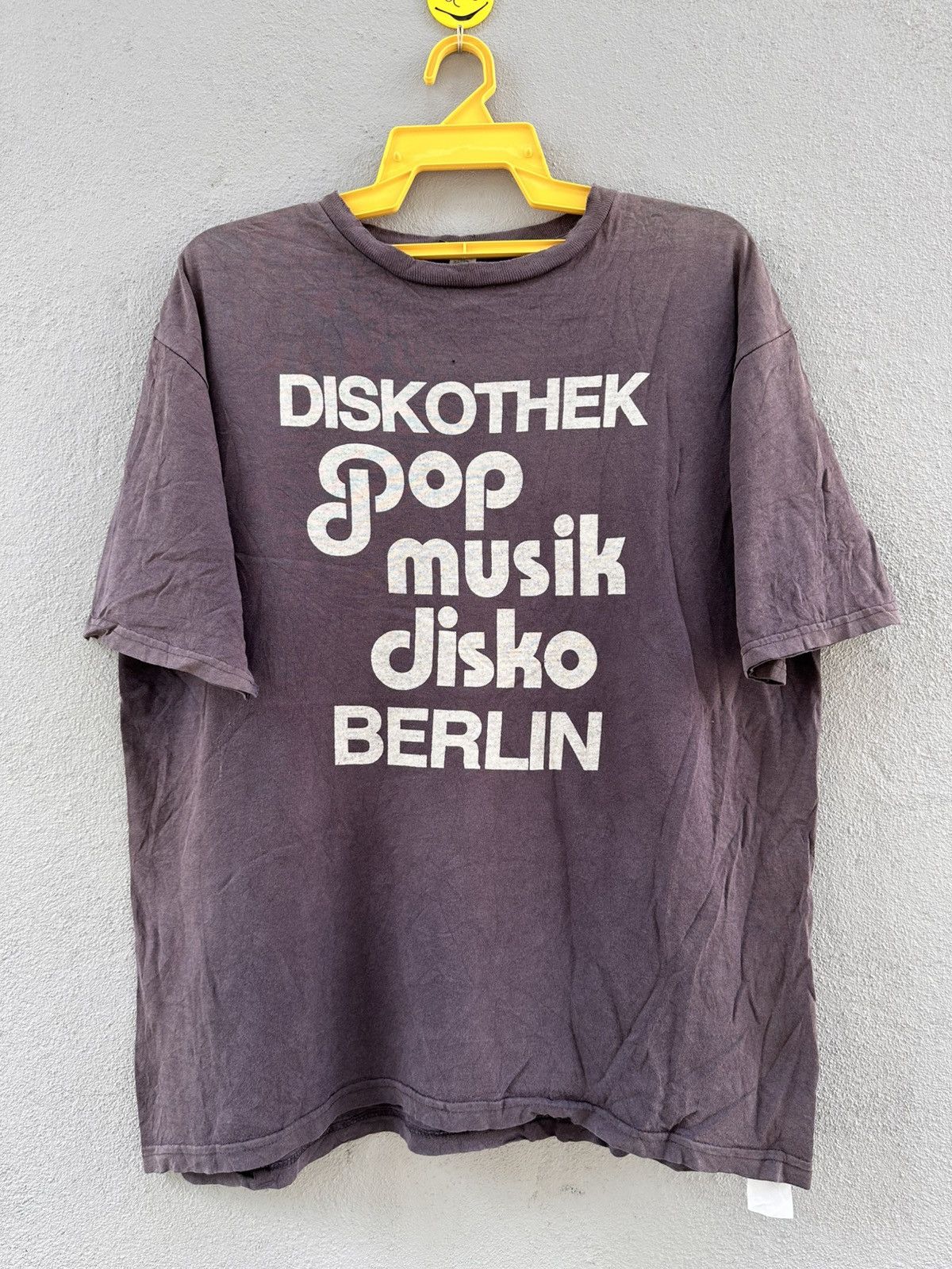 Journal Standard Thrashed Diskothek Pop Musik Disco Berlin Angebote Grunge T Size US L / EU 52-54 / 3 - 1 Thumbnail