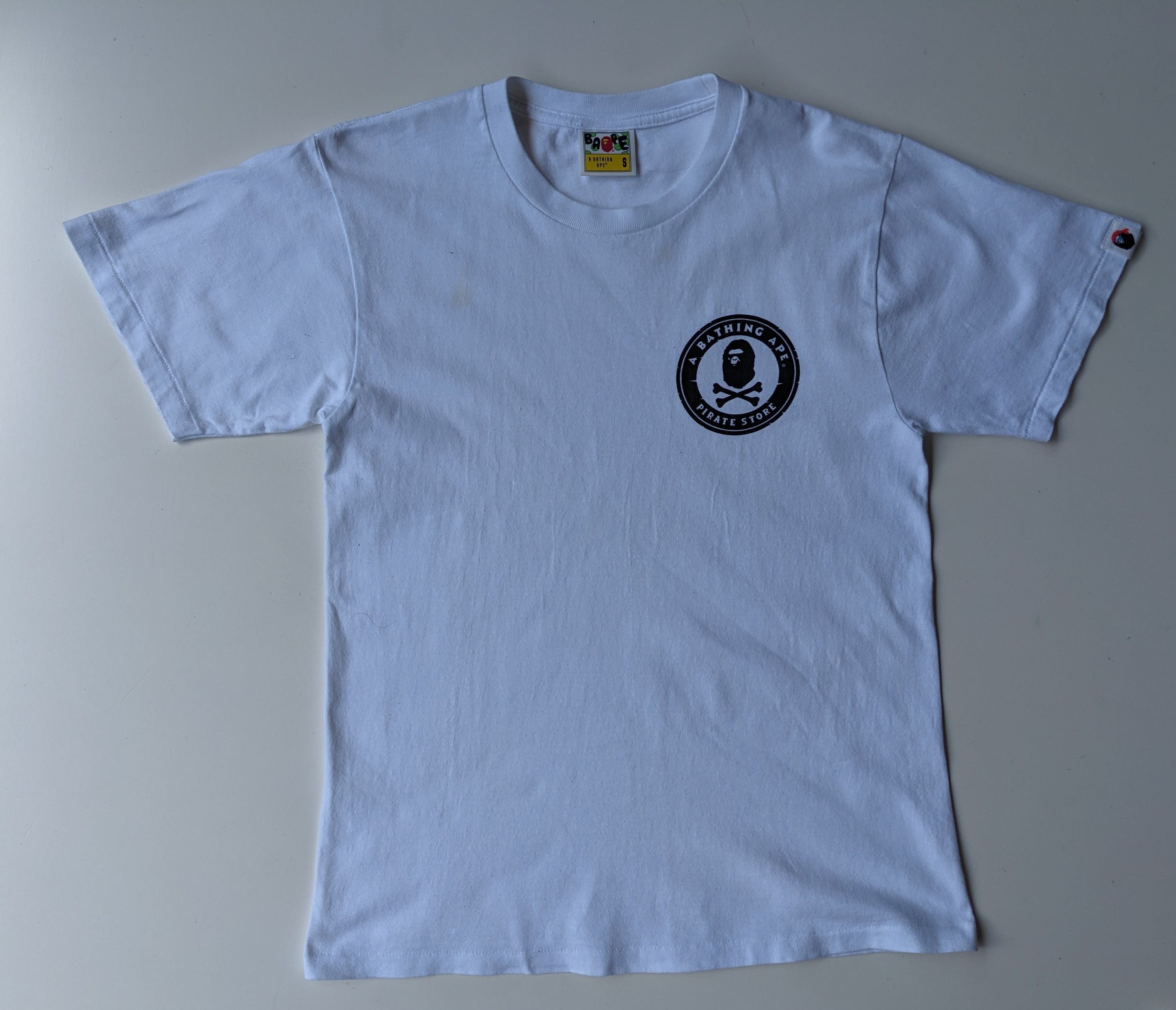 Bape Vintage A Bathing Ape Pirate store Size US S / EU 44-46 / 1 - 1 Thumbnail