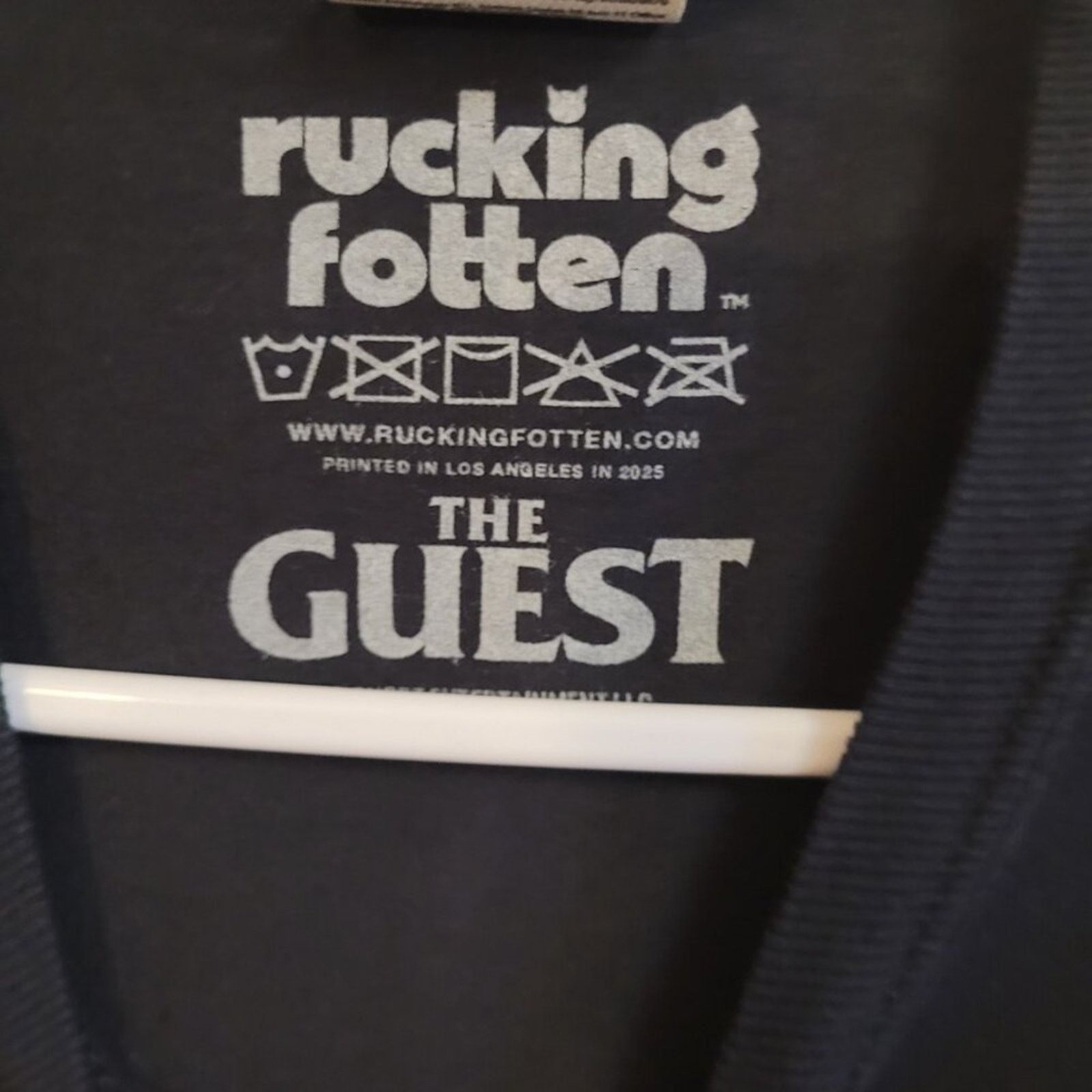 Rucking Fotten Rucking Fotten The Guest Cult Thriller Neon Movie T-Shirt L Size US L / EU 52-54 / 3 - 3 Thumbnail