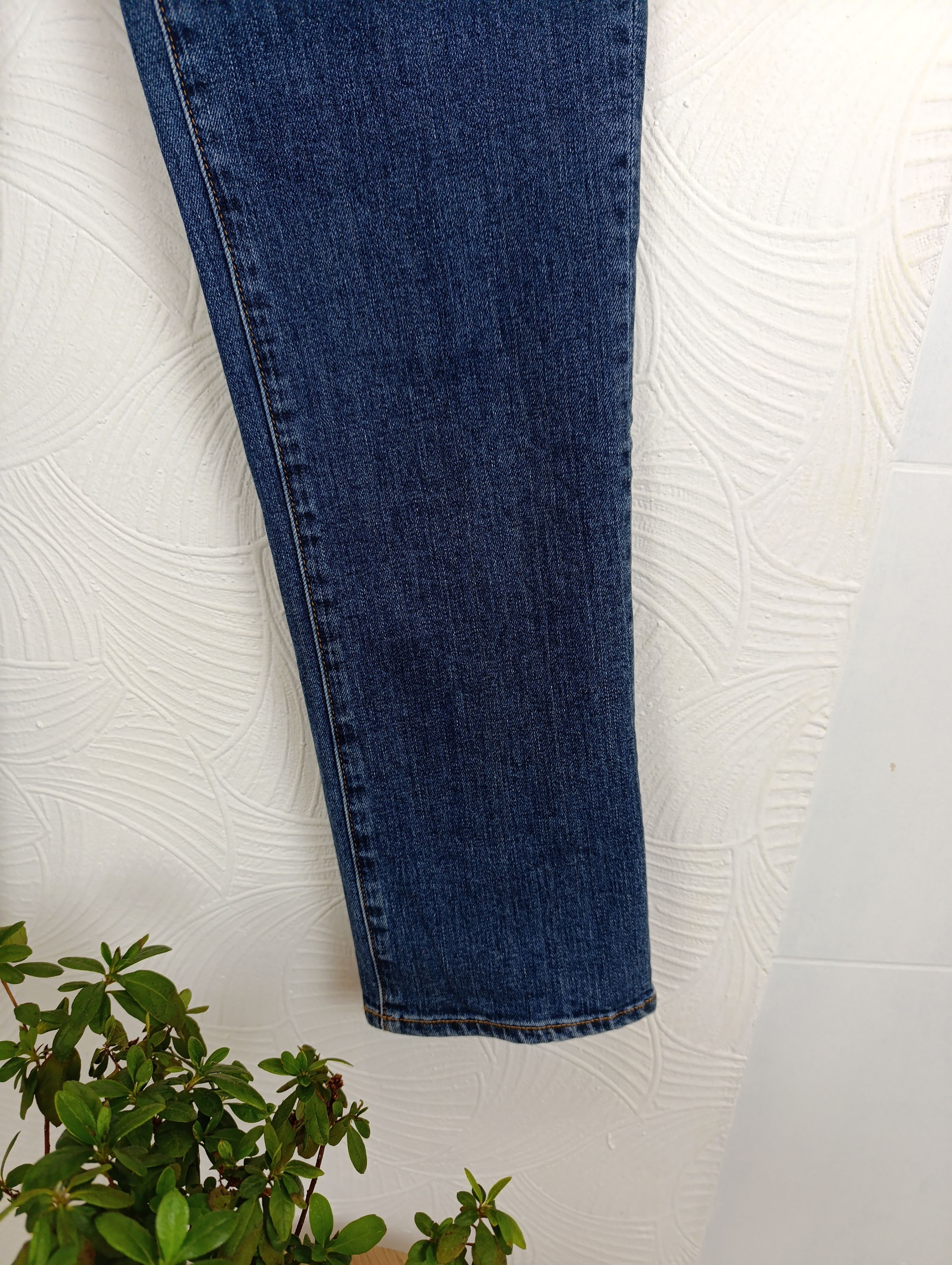 Burberry BURBERRY LONDON ENGLAND SLIM CROP WOMENS JEAN'S Size 25" / US 0 / IT 36 - 14 Thumbnail